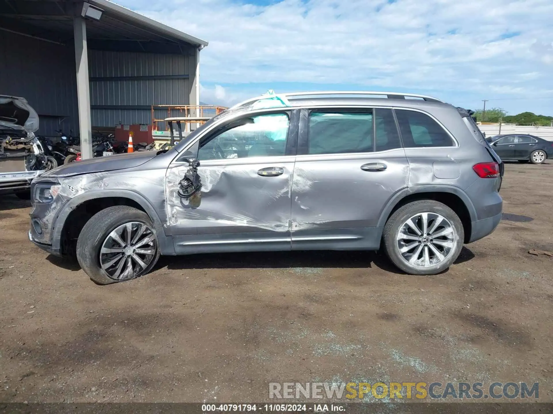 14 Photograph of a damaged car WDC4M4HB9LW009813 MERCEDES-BENZ GLB 250 2020