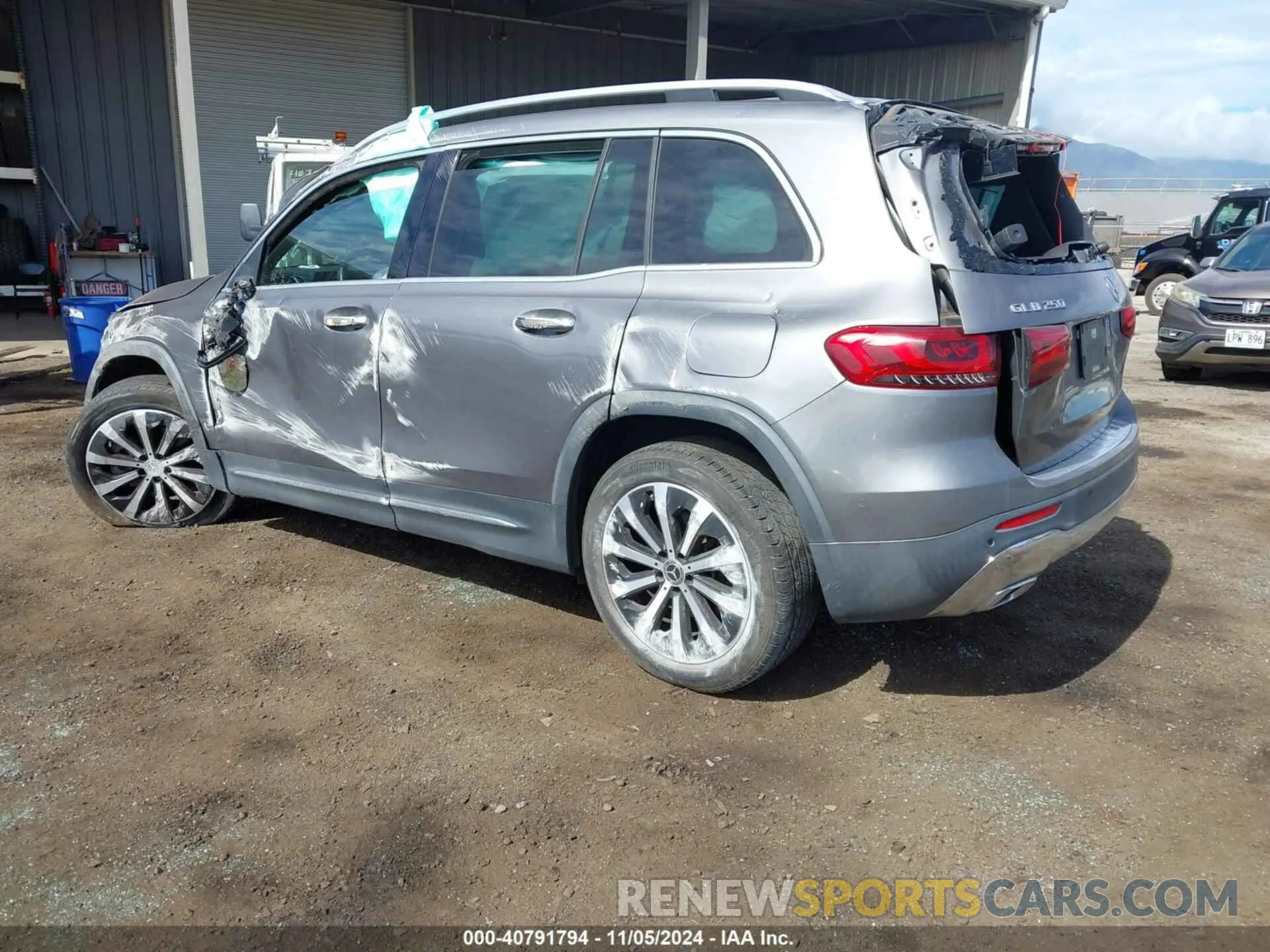 3 Photograph of a damaged car WDC4M4HB9LW009813 MERCEDES-BENZ GLB 250 2020