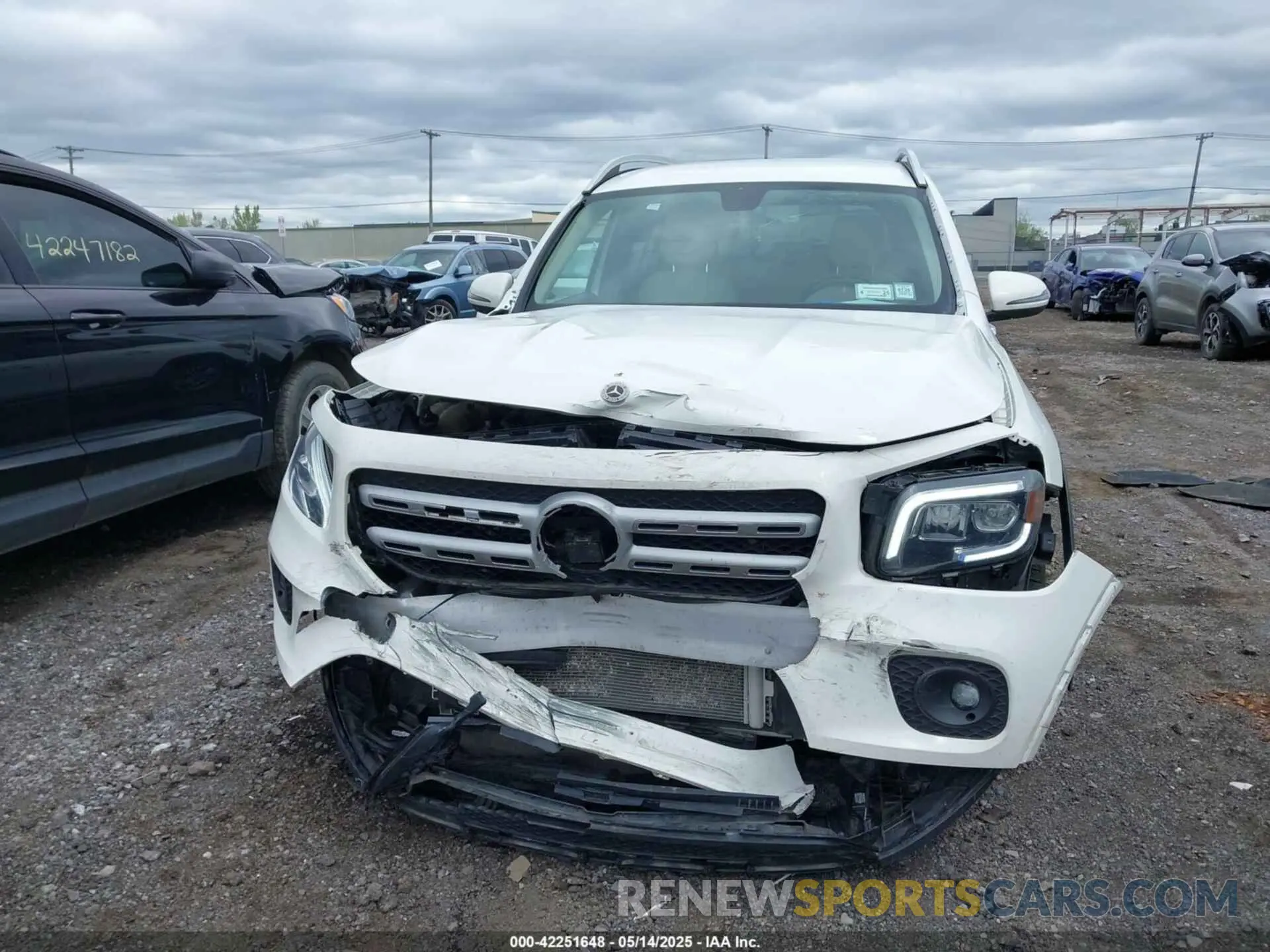 12 Photograph of a damaged car W1N4M4GB1MW091148 MERCEDES-BENZ GLB 250 2021