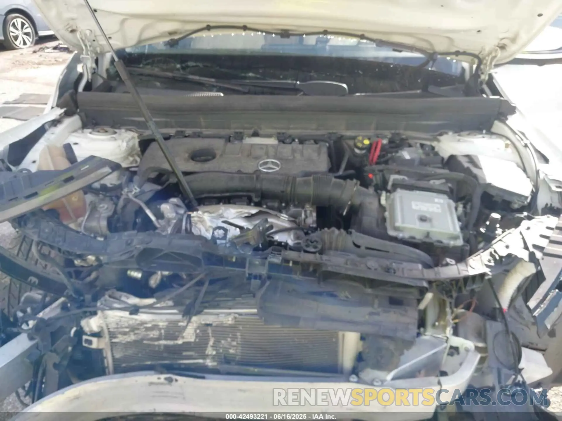10 Photograph of a damaged car W1N4M4GB3MW101419 MERCEDES-BENZ GLB 250 2021