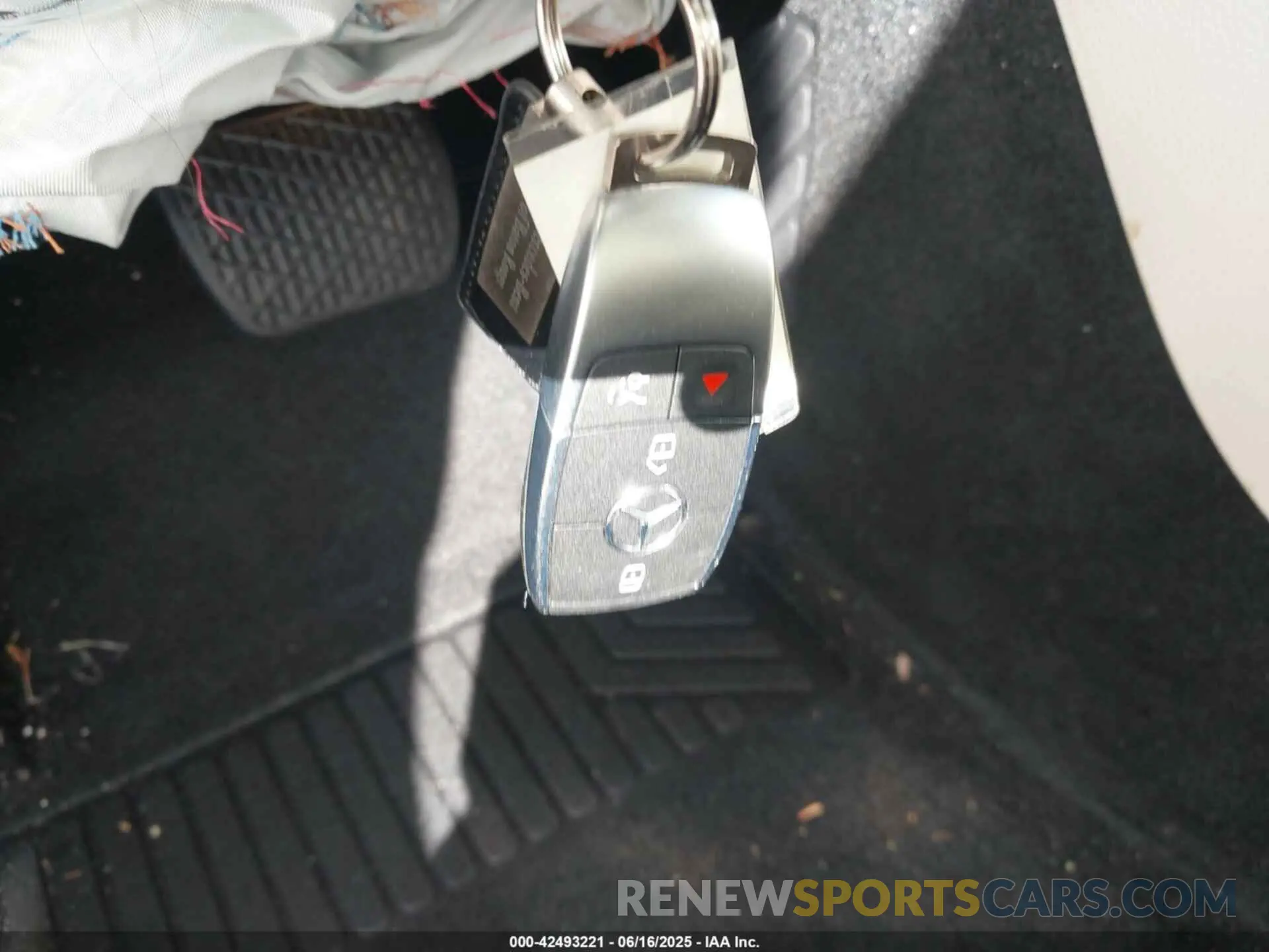 11 Photograph of a damaged car W1N4M4GB3MW101419 MERCEDES-BENZ GLB 250 2021
