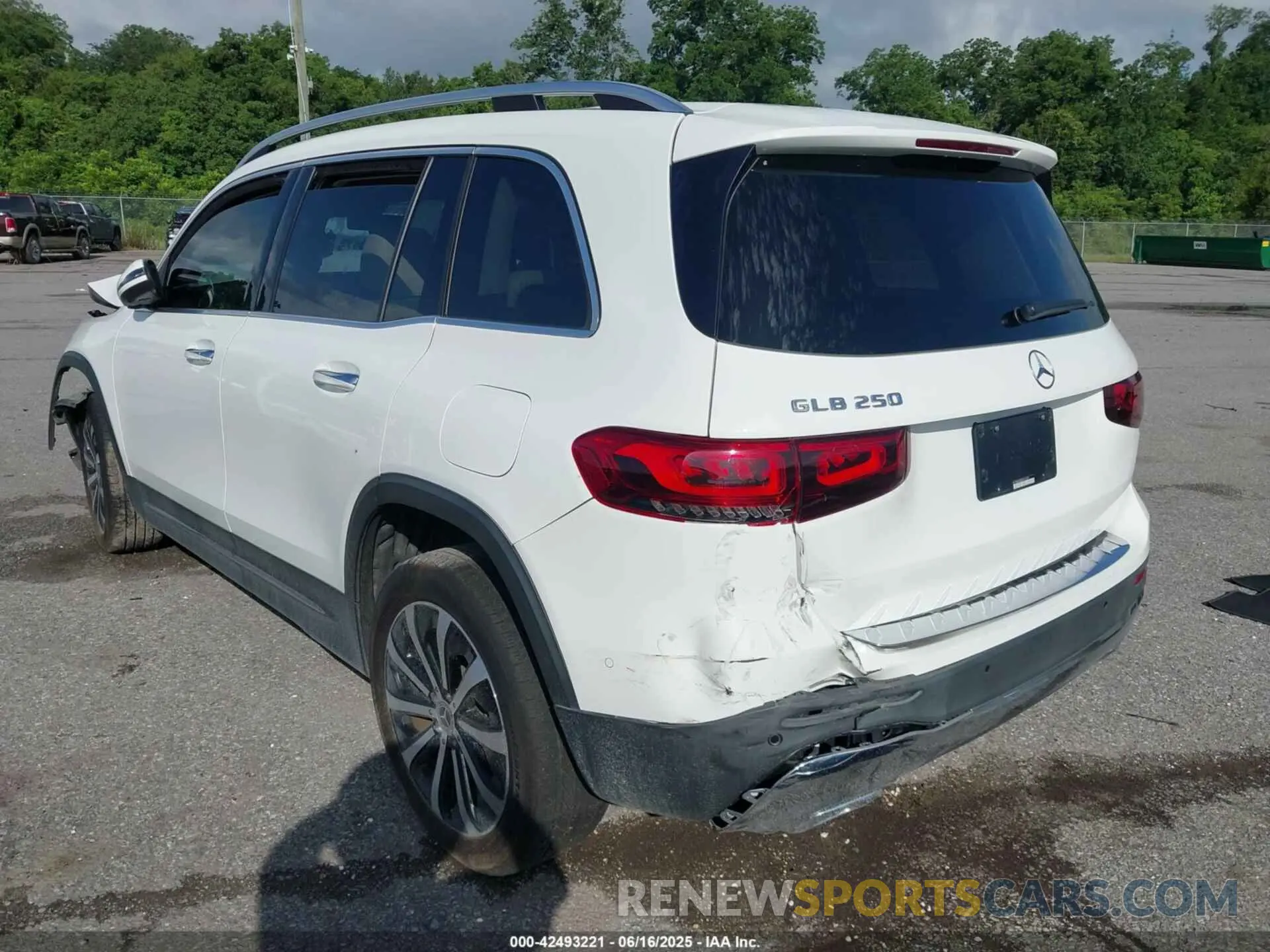 3 Photograph of a damaged car W1N4M4GB3MW101419 MERCEDES-BENZ GLB 250 2021