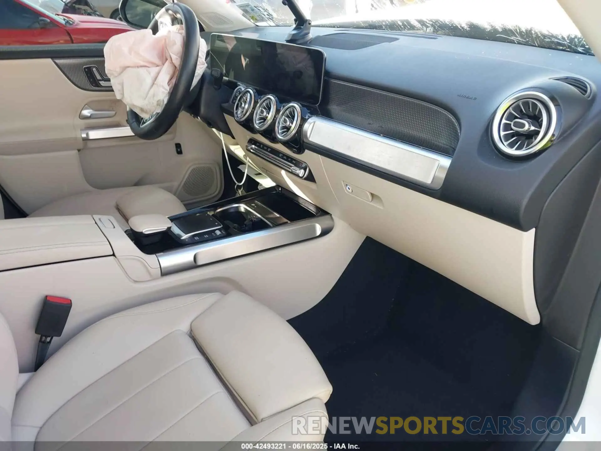 5 Photograph of a damaged car W1N4M4GB3MW101419 MERCEDES-BENZ GLB 250 2021