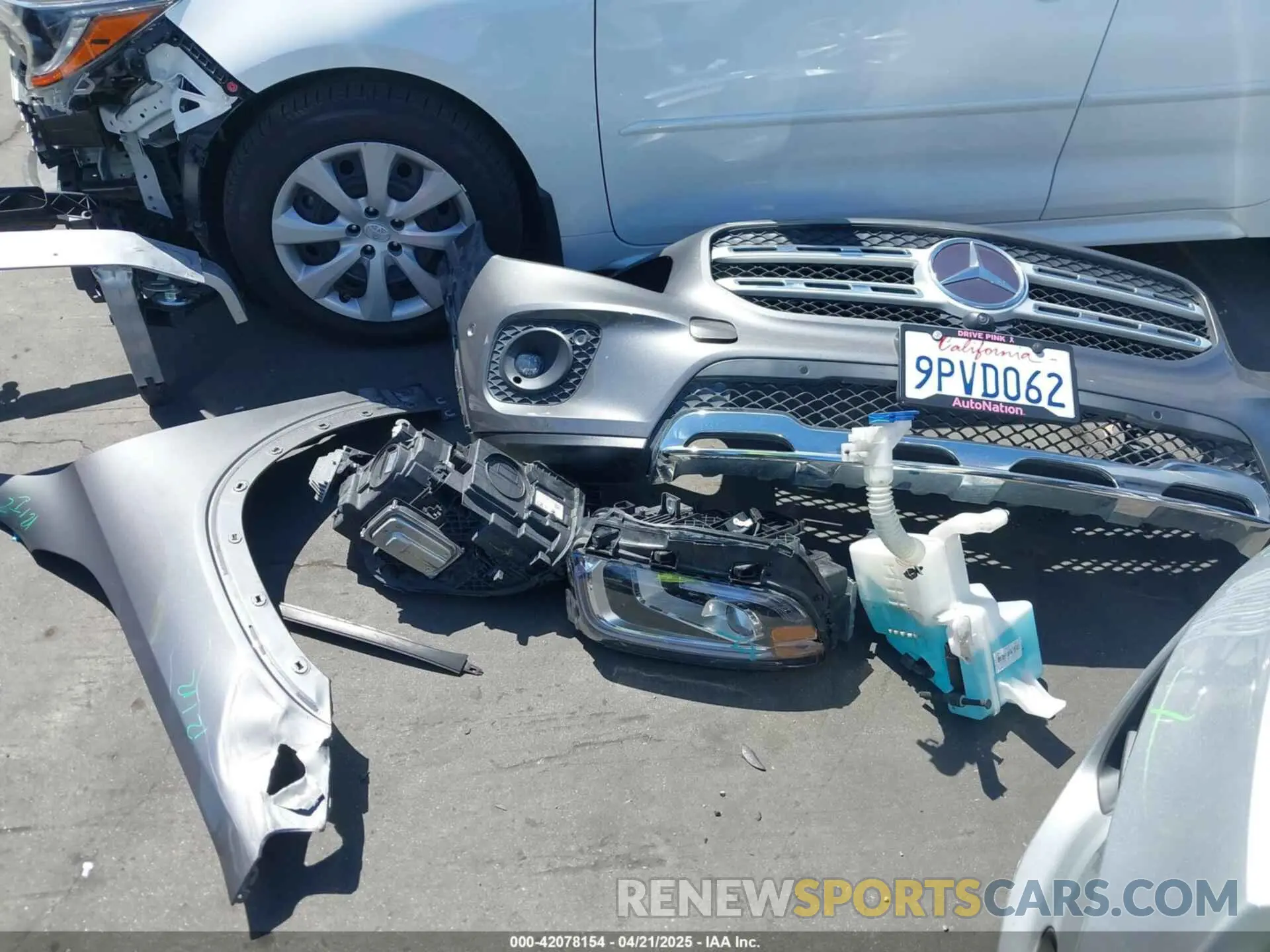 21 Photograph of a damaged car W1N4M4GB4MW123624 MERCEDES-BENZ GLB 250 2021