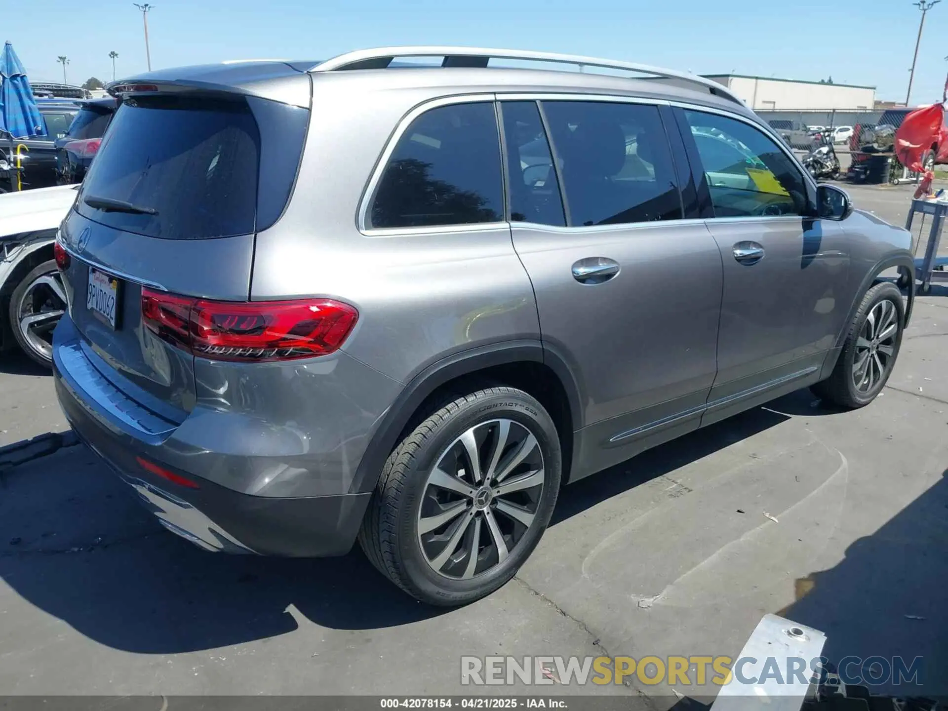 4 Photograph of a damaged car W1N4M4GB4MW123624 MERCEDES-BENZ GLB 250 2021