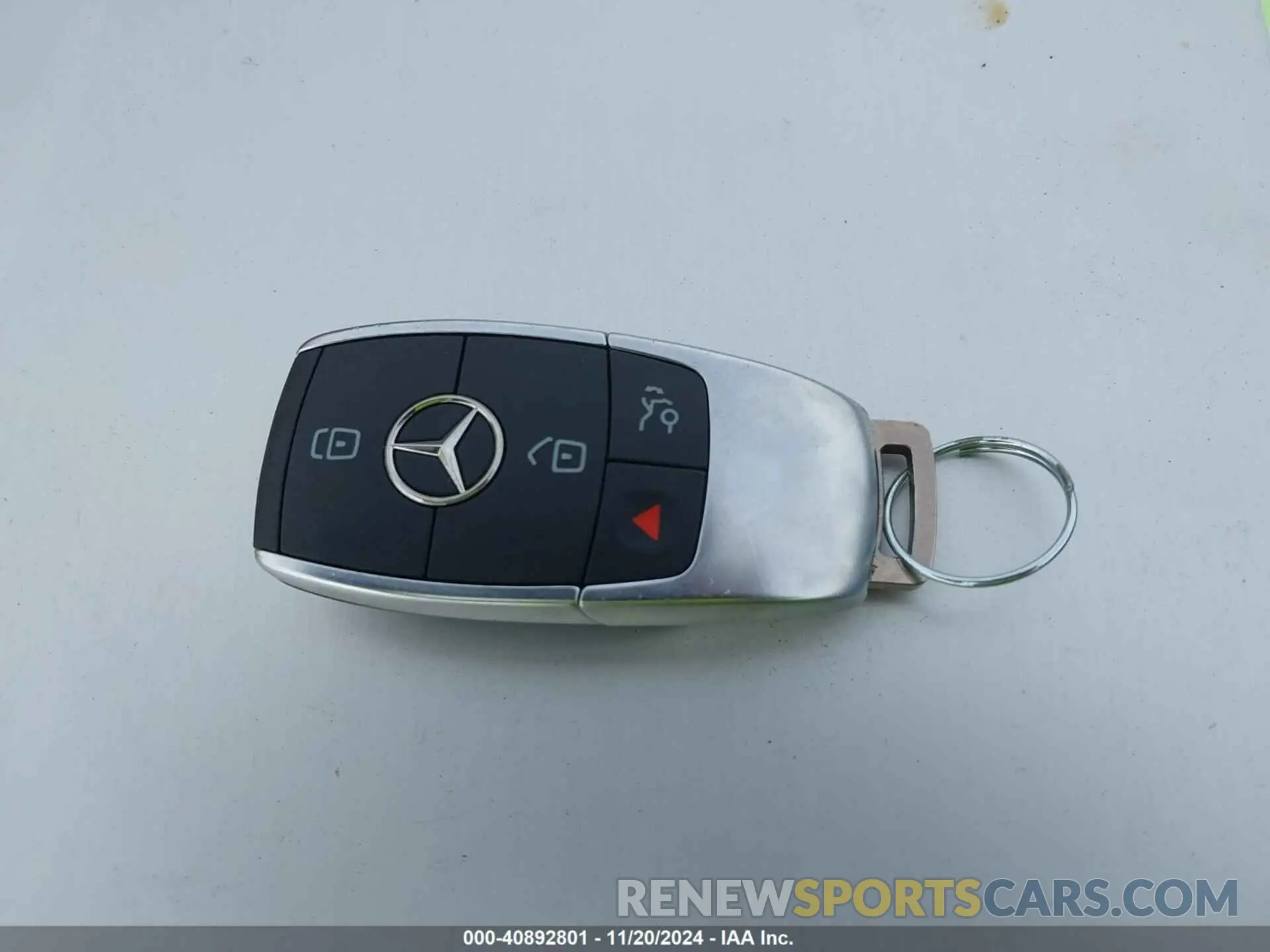 11 Photograph of a damaged car W1N4M4GB5MW102619 MERCEDES-BENZ GLB 250 2021