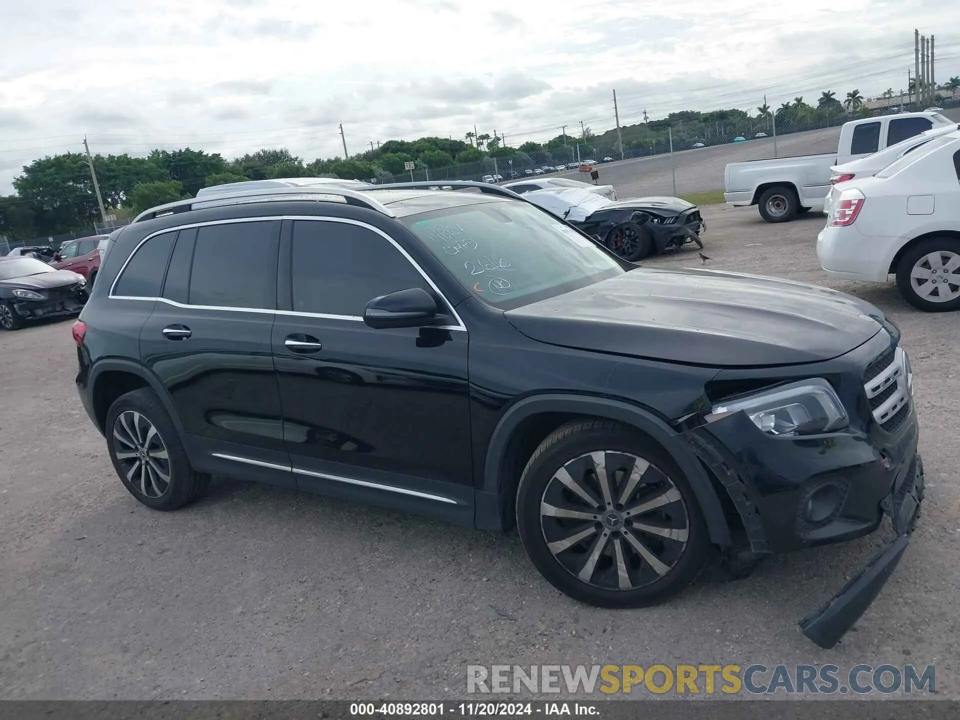13 Photograph of a damaged car W1N4M4GB5MW102619 MERCEDES-BENZ GLB 250 2021