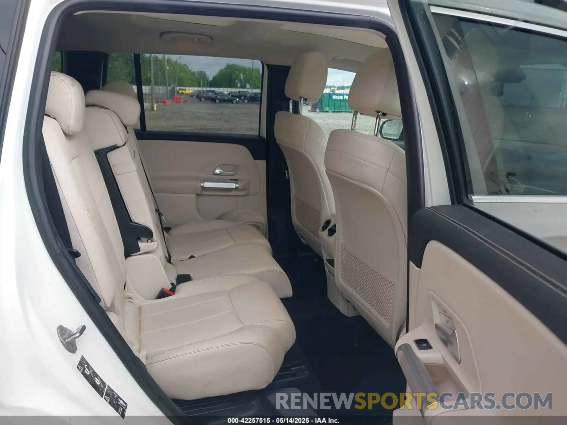 8 Photograph of a damaged car W1N4M4GB5MW120960 MERCEDES-BENZ GLB 250 2021
