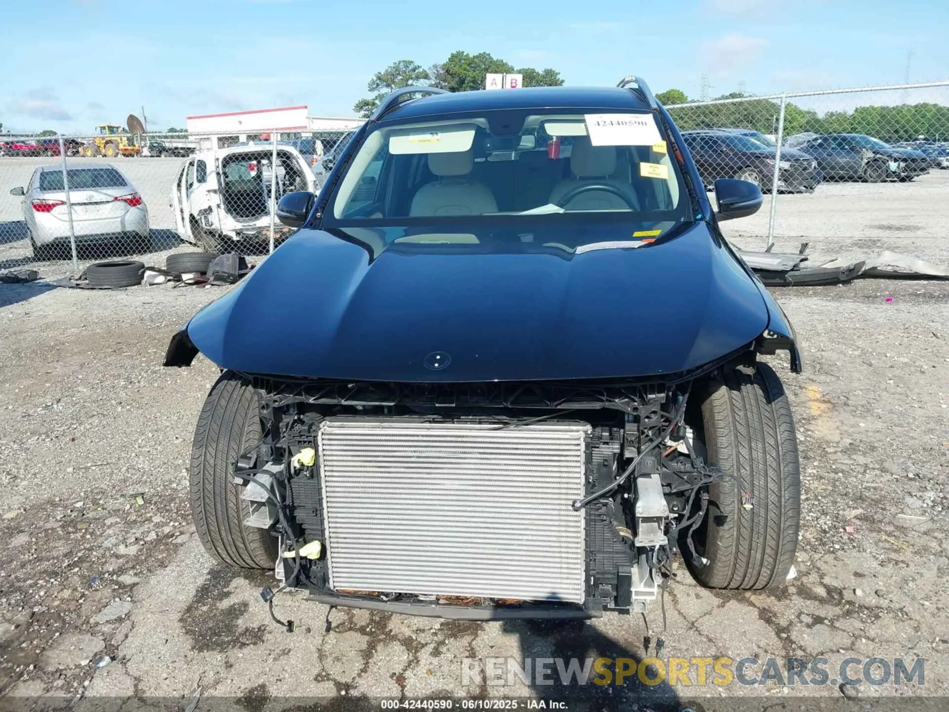 13 Photograph of a damaged car W1N4M4GB9MW108228 MERCEDES-BENZ GLB 250 2021
