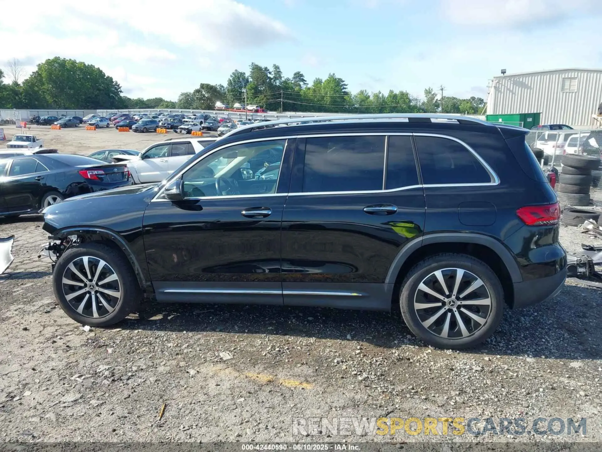 15 Photograph of a damaged car W1N4M4GB9MW108228 MERCEDES-BENZ GLB 250 2021