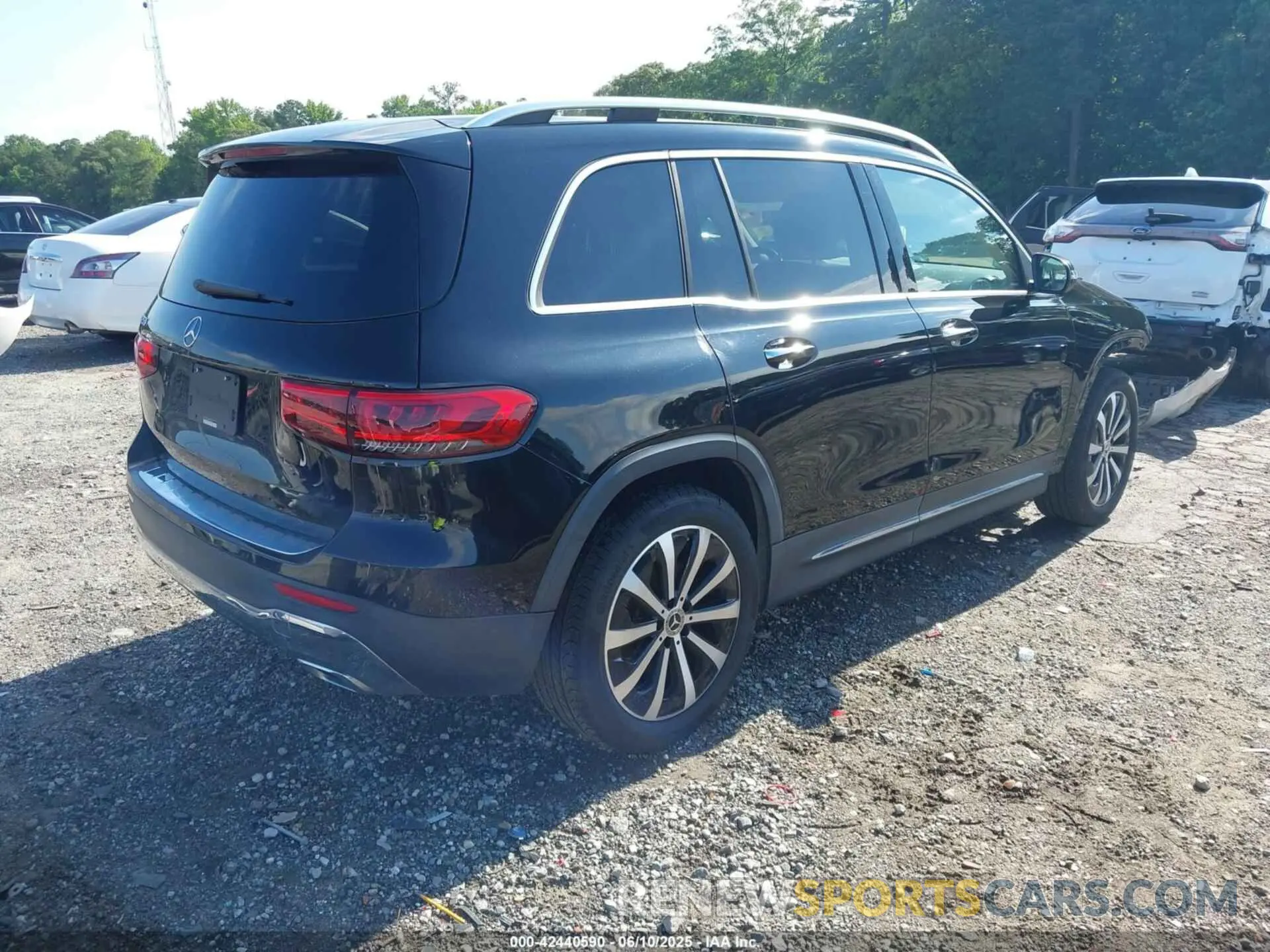4 Photograph of a damaged car W1N4M4GB9MW108228 MERCEDES-BENZ GLB 250 2021