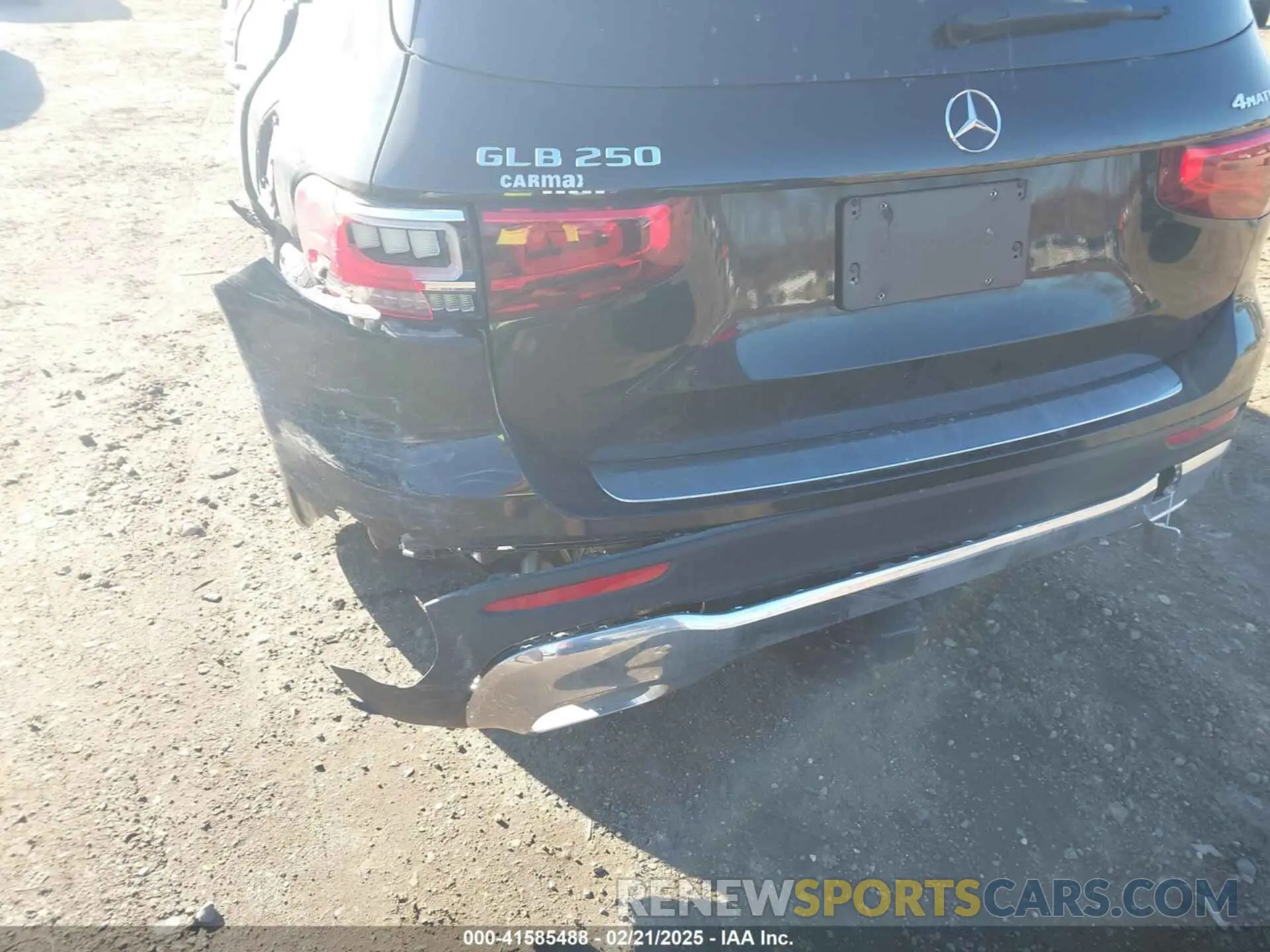 17 Photograph of a damaged car W1N4M4HB0MW104535 MERCEDES-BENZ GLB 250 2021