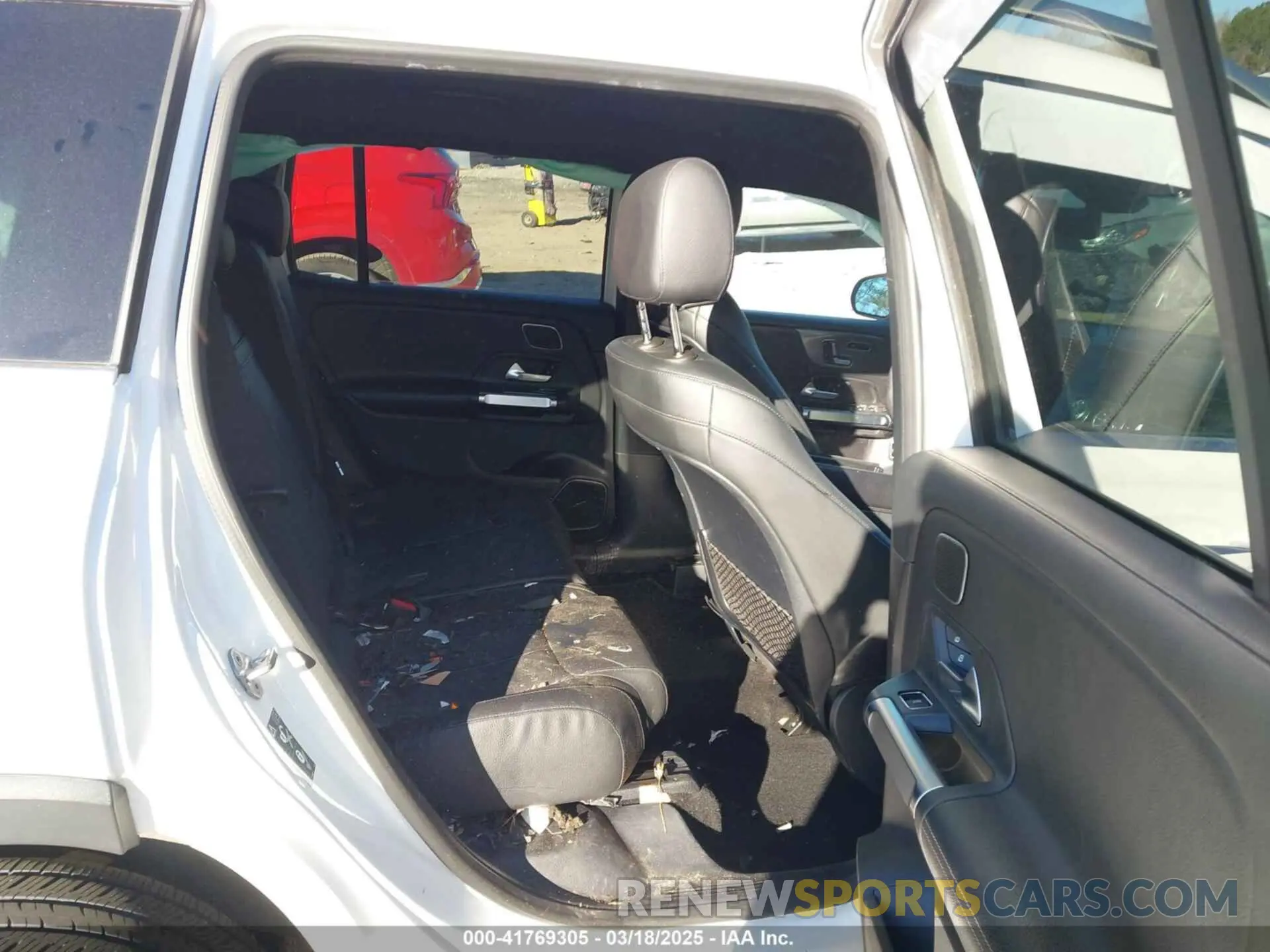 8 Photograph of a damaged car W1N4M4HB0MW123599 MERCEDES-BENZ GLB 250 2021