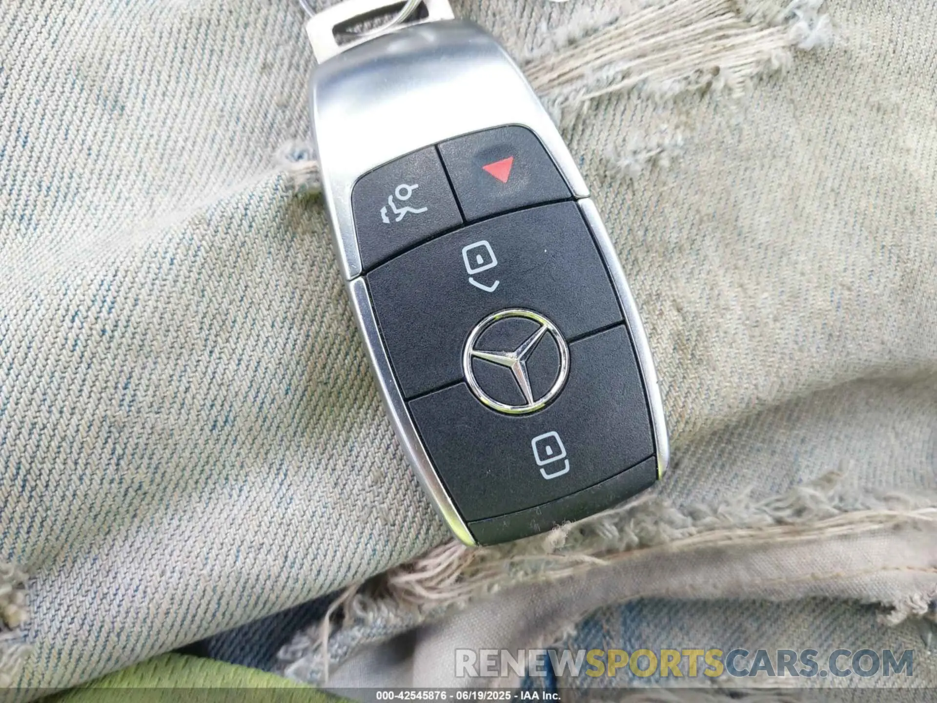 11 Photograph of a damaged car W1N4M4HB2MW091173 MERCEDES-BENZ GLB 250 2021