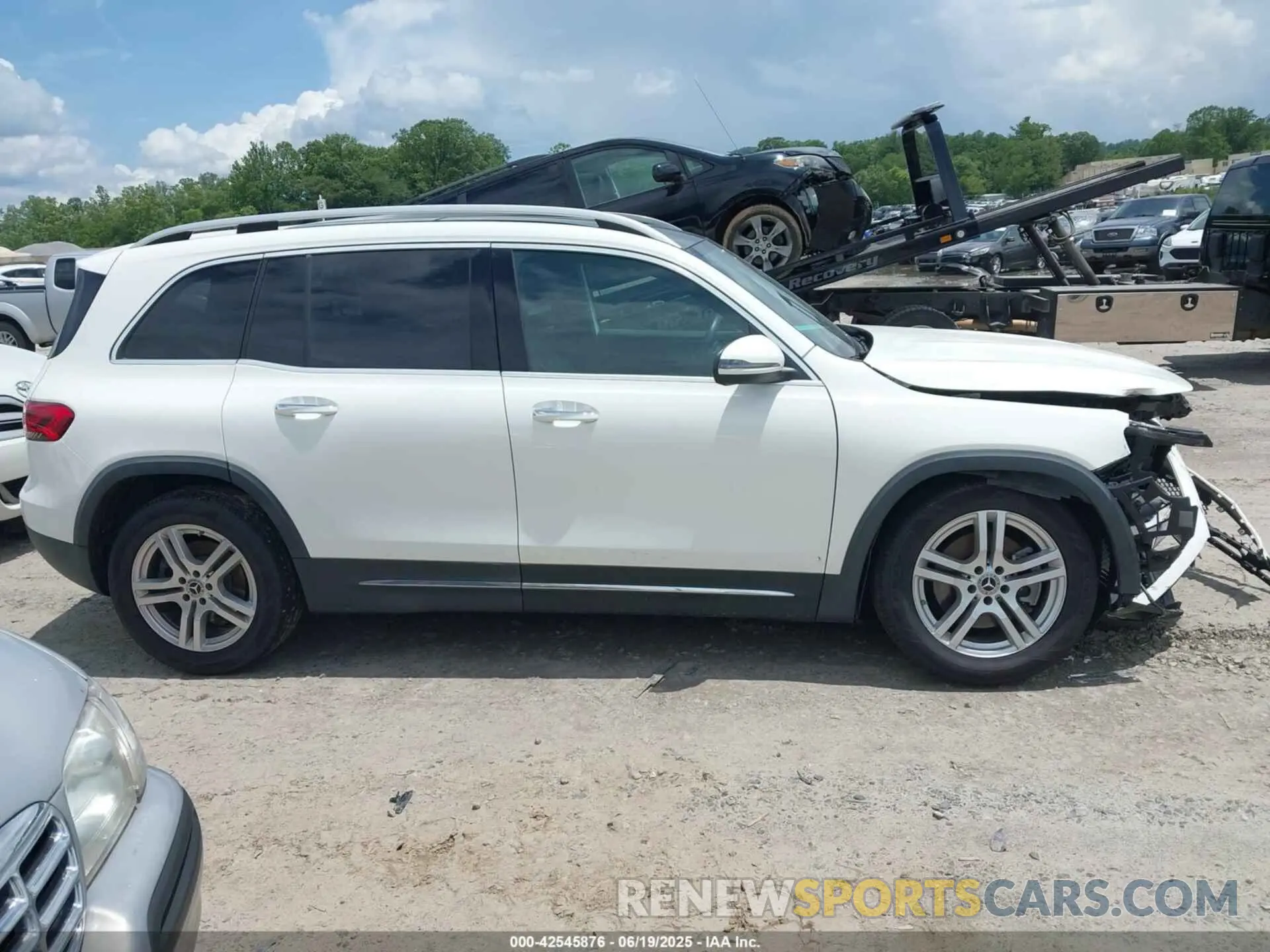 14 Photograph of a damaged car W1N4M4HB2MW091173 MERCEDES-BENZ GLB 250 2021
