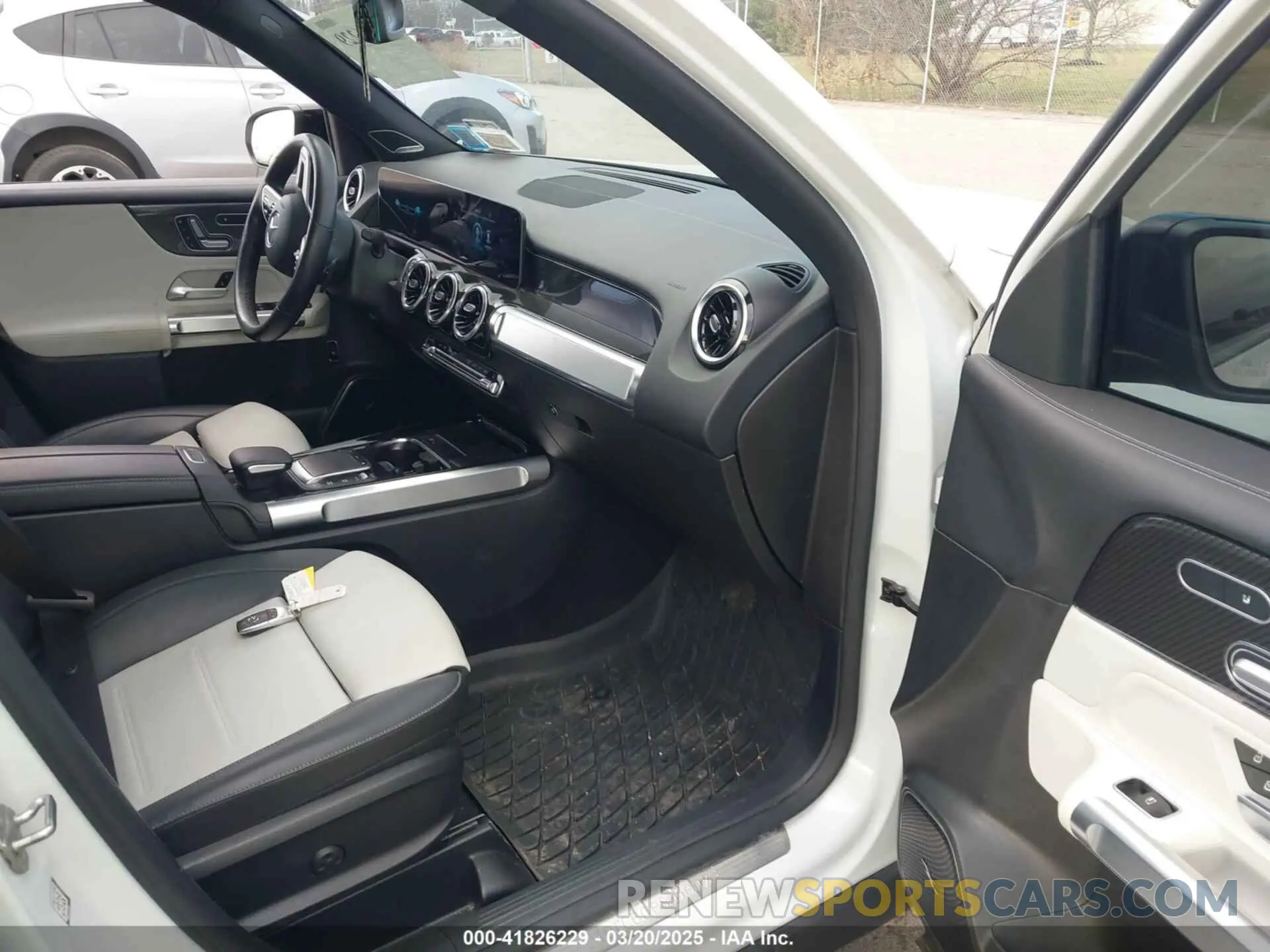 5 Photograph of a damaged car W1N4M4HB2MW101913 MERCEDES-BENZ GLB 250 2021