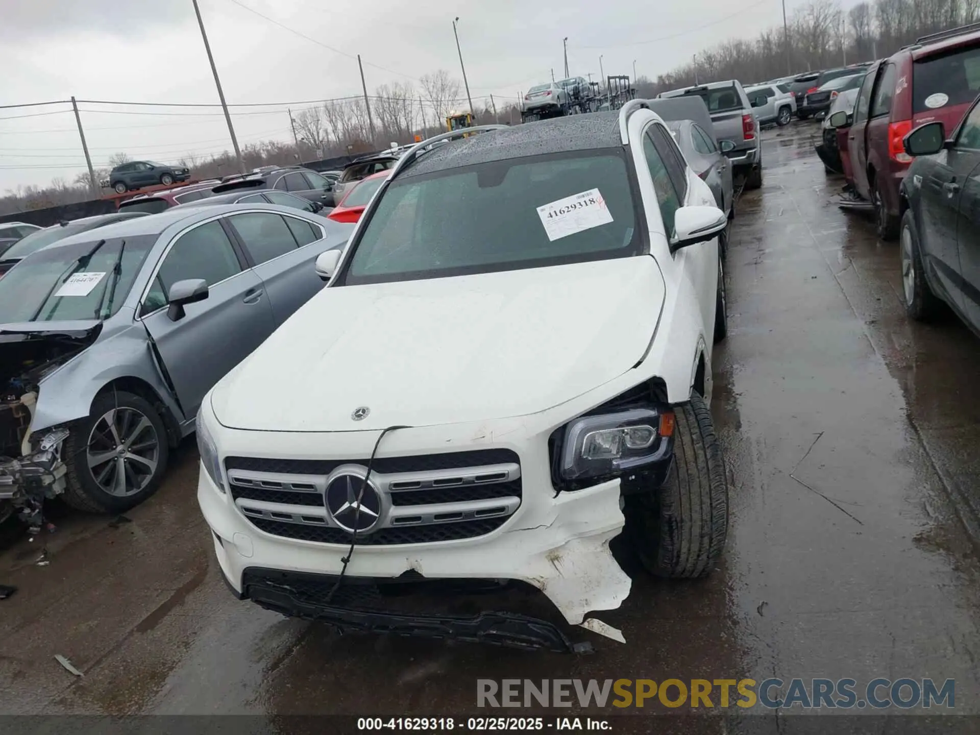 12 Photograph of a damaged car W1N4M4HB2MW104634 MERCEDES-BENZ GLB 250 2021
