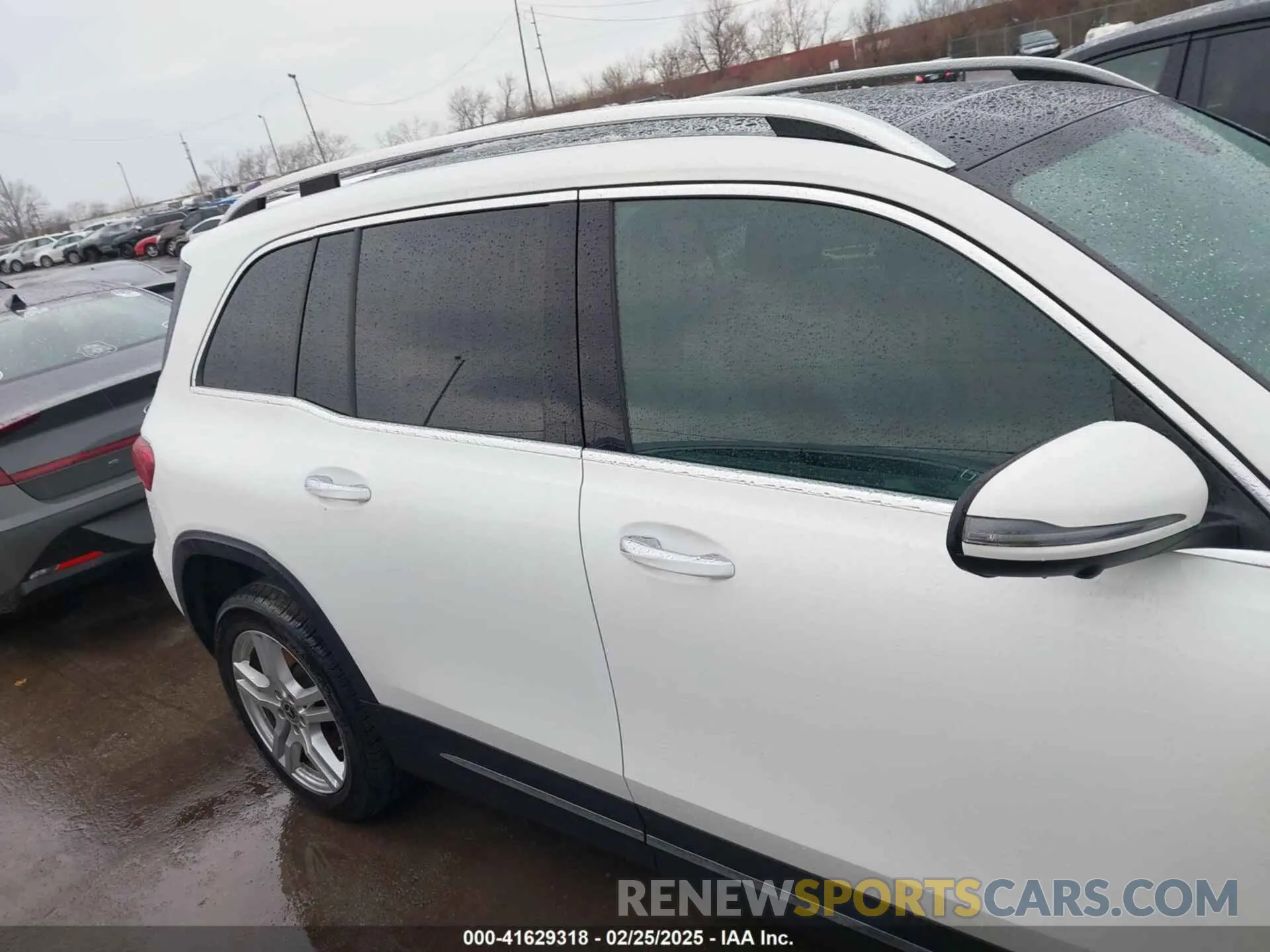 13 Photograph of a damaged car W1N4M4HB2MW104634 MERCEDES-BENZ GLB 250 2021