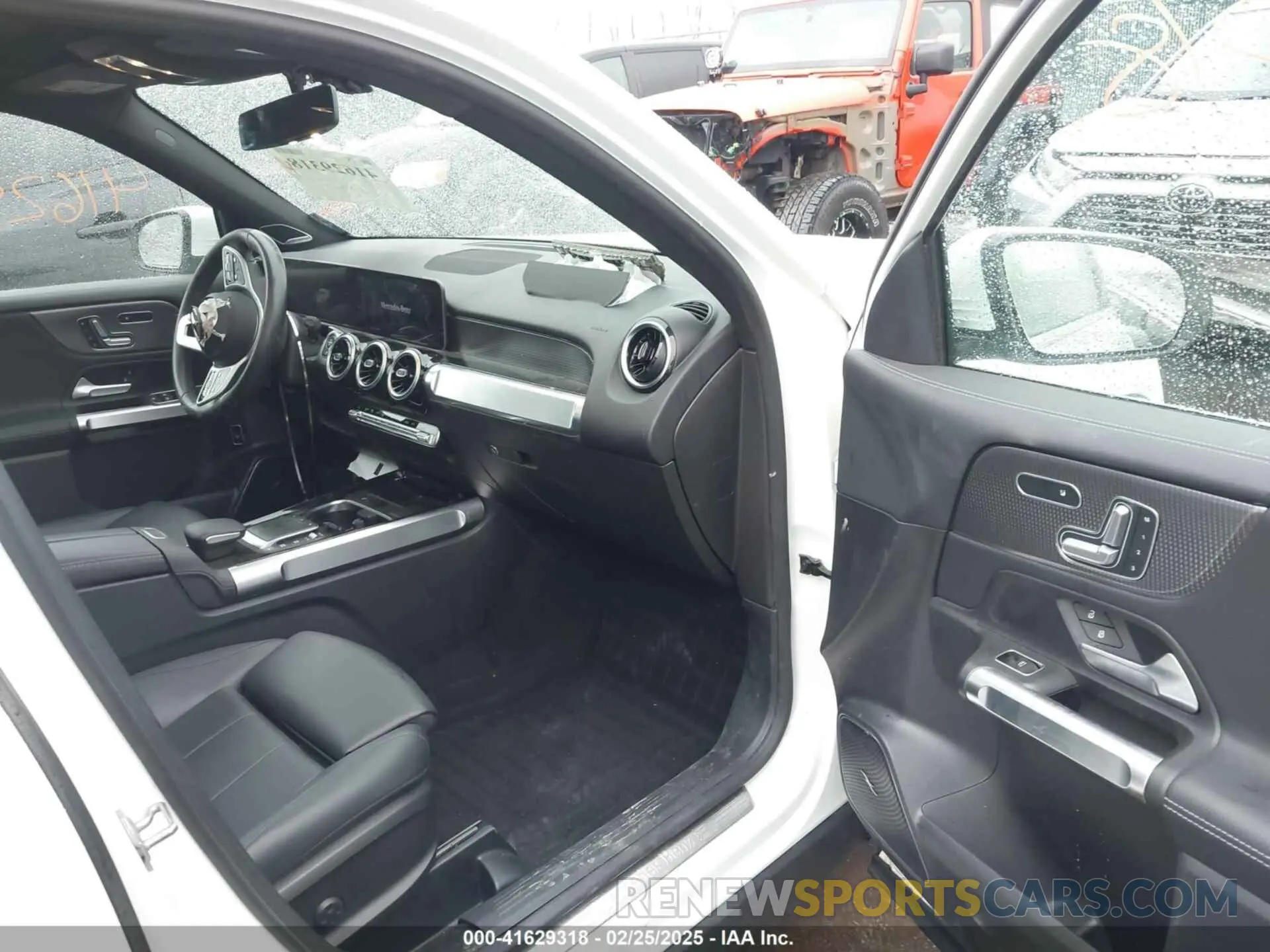 5 Photograph of a damaged car W1N4M4HB2MW104634 MERCEDES-BENZ GLB 250 2021