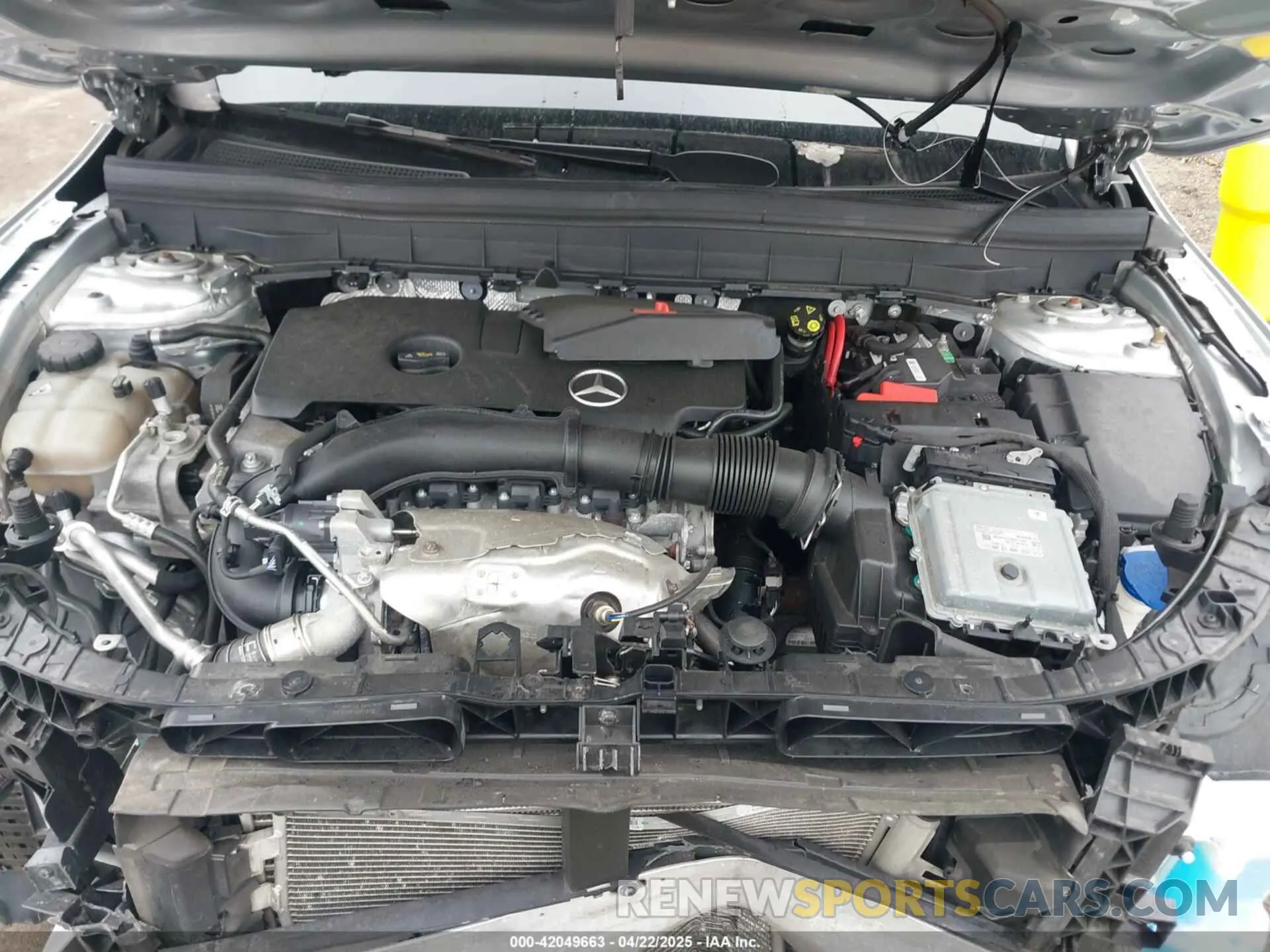 10 Photograph of a damaged car W1N4M4HB4MW087643 MERCEDES-BENZ GLB 250 2021