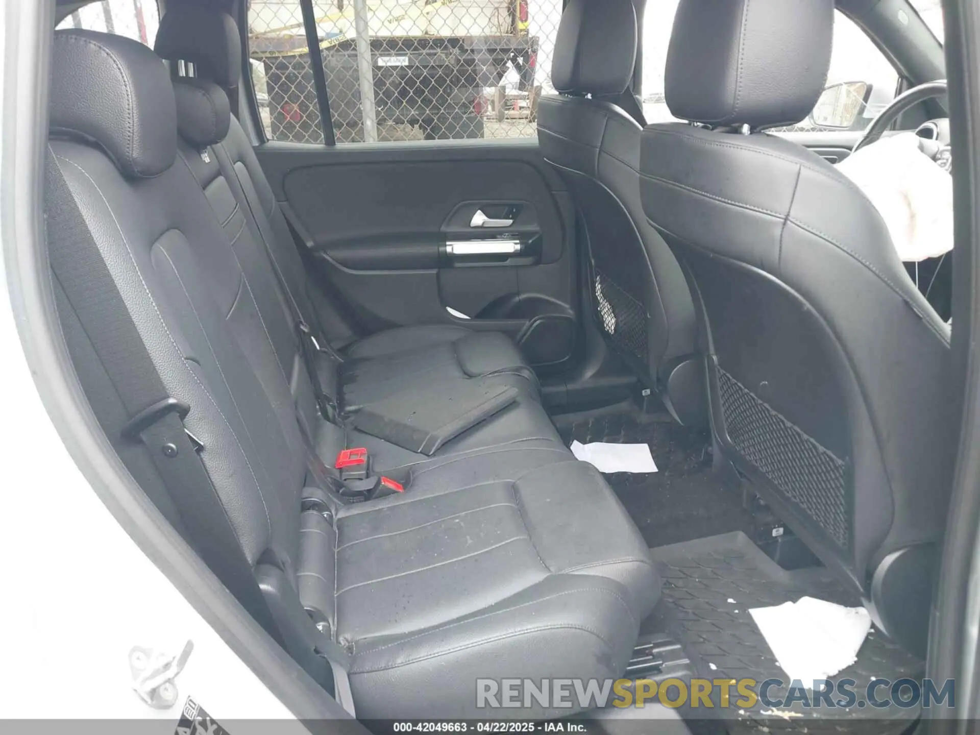 8 Photograph of a damaged car W1N4M4HB4MW087643 MERCEDES-BENZ GLB 250 2021
