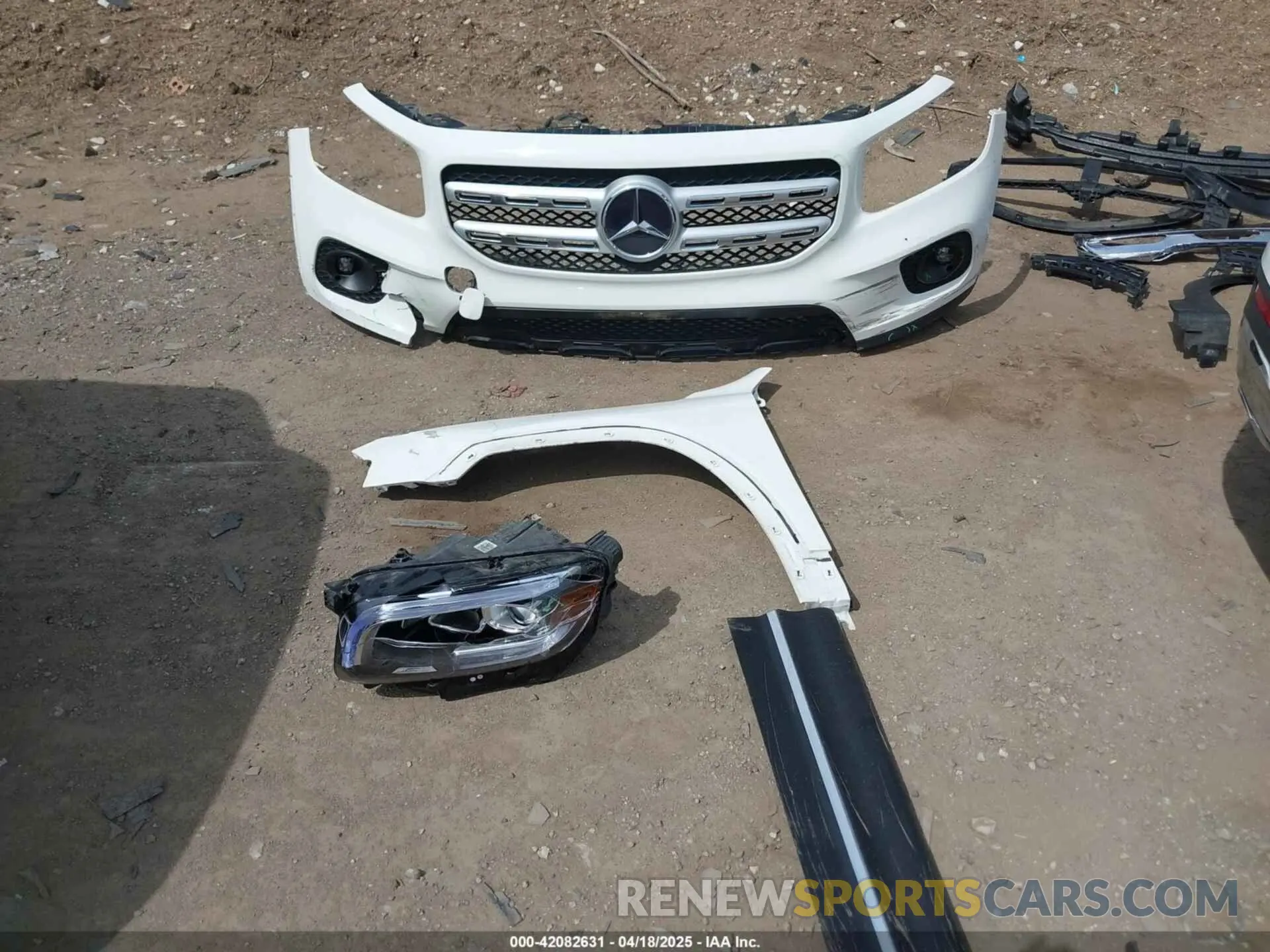 12 Photograph of a damaged car W1N4M4HB4MW101122 MERCEDES-BENZ GLB 250 2021