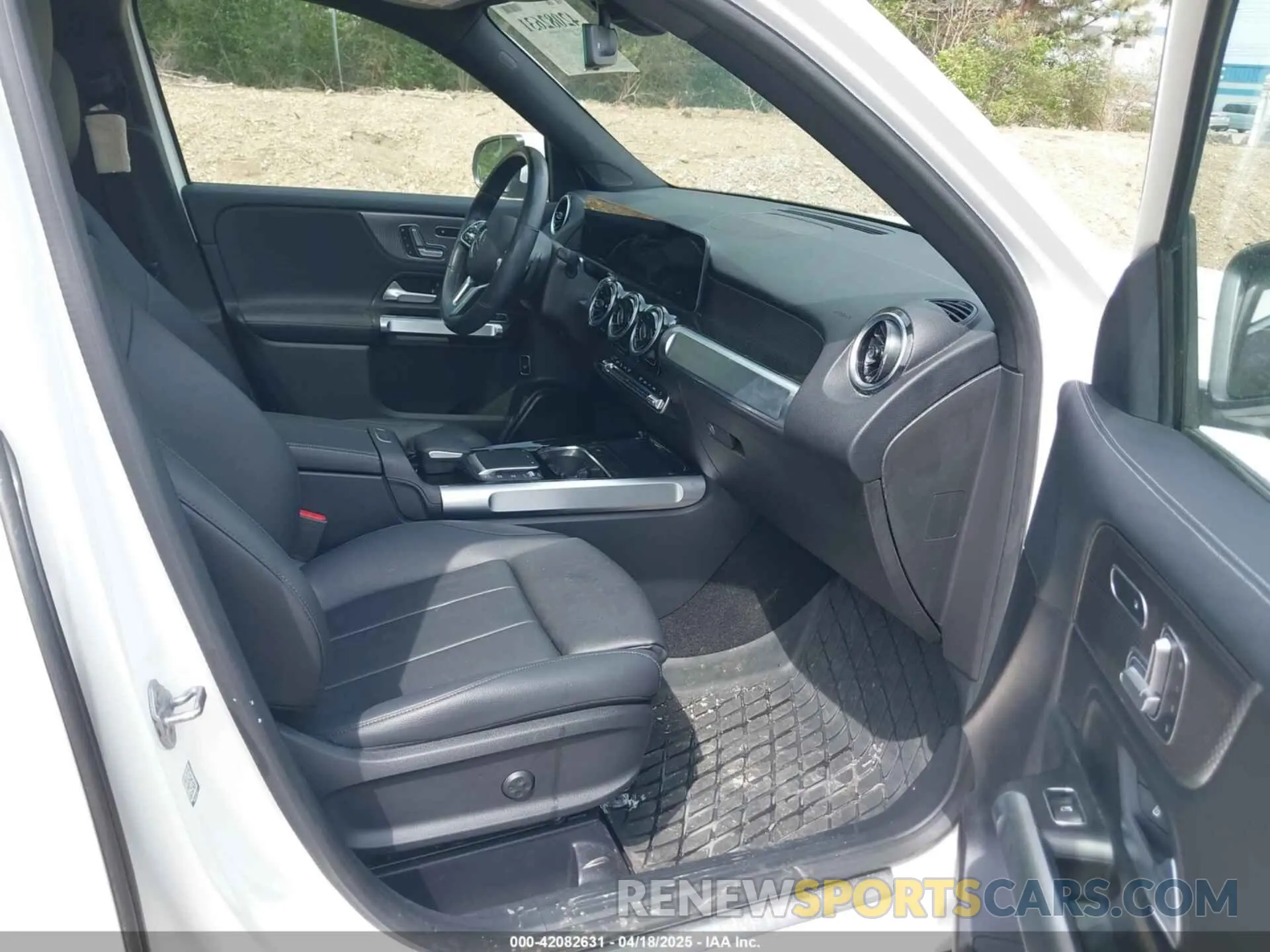 5 Photograph of a damaged car W1N4M4HB4MW101122 MERCEDES-BENZ GLB 250 2021