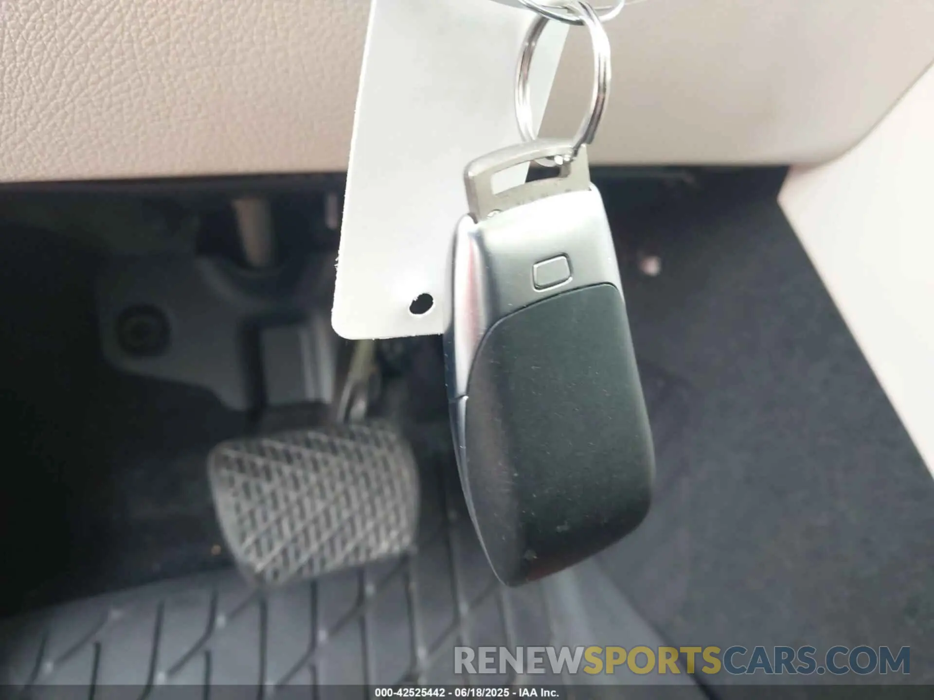 11 Photograph of a damaged car W1N4M4HB5MW161619 MERCEDES-BENZ GLB 250 2021