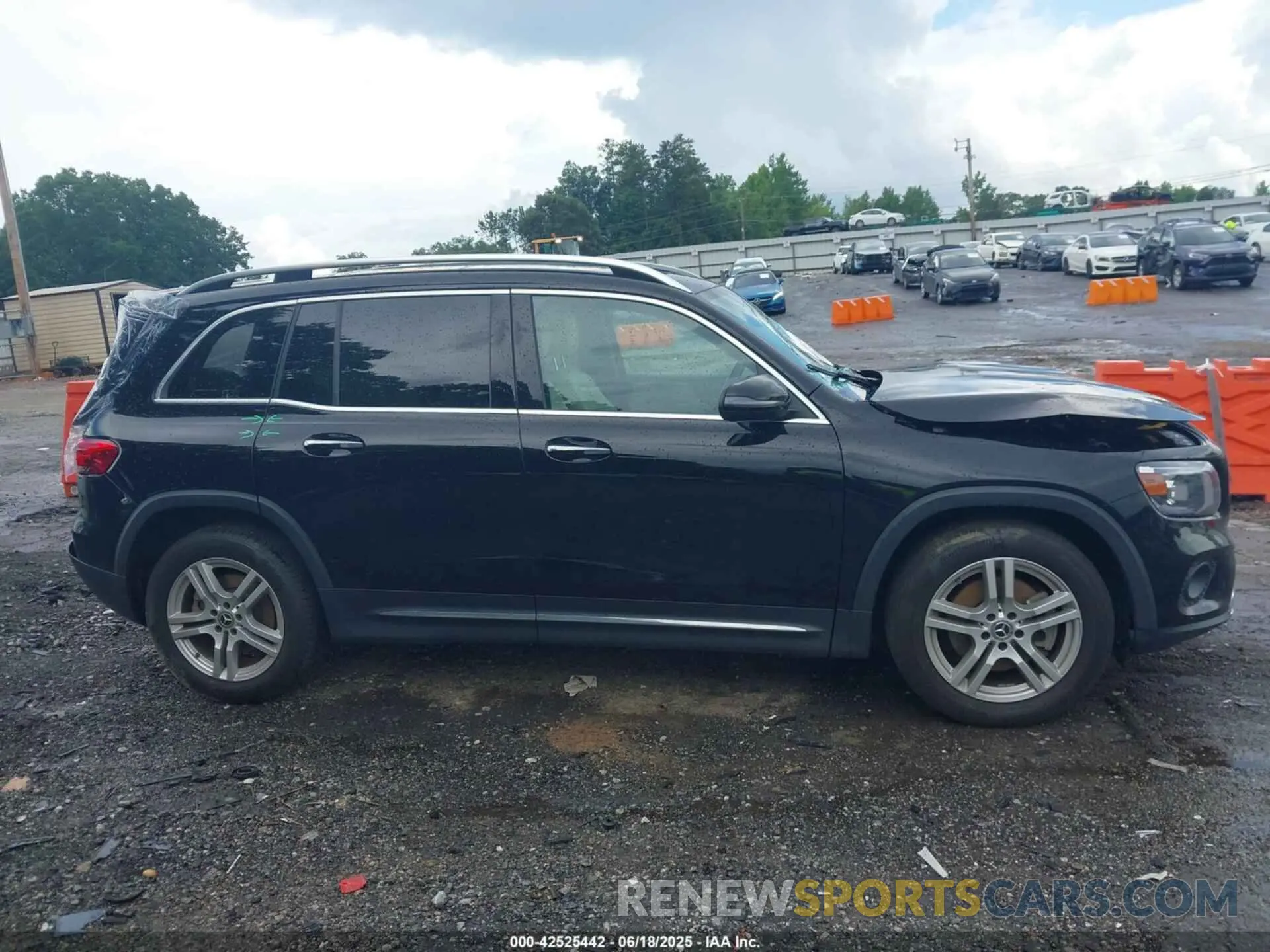 13 Photograph of a damaged car W1N4M4HB5MW161619 MERCEDES-BENZ GLB 250 2021