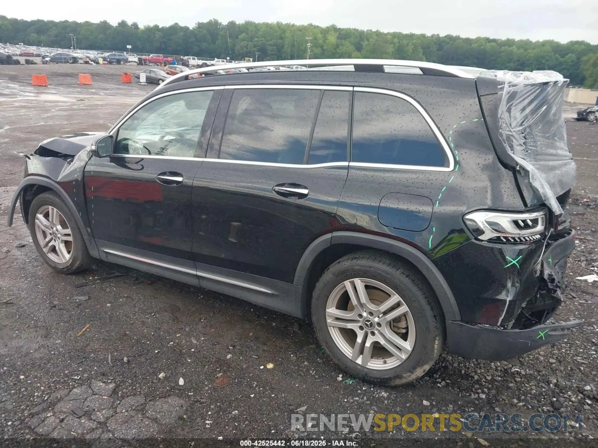 3 Photograph of a damaged car W1N4M4HB5MW161619 MERCEDES-BENZ GLB 250 2021
