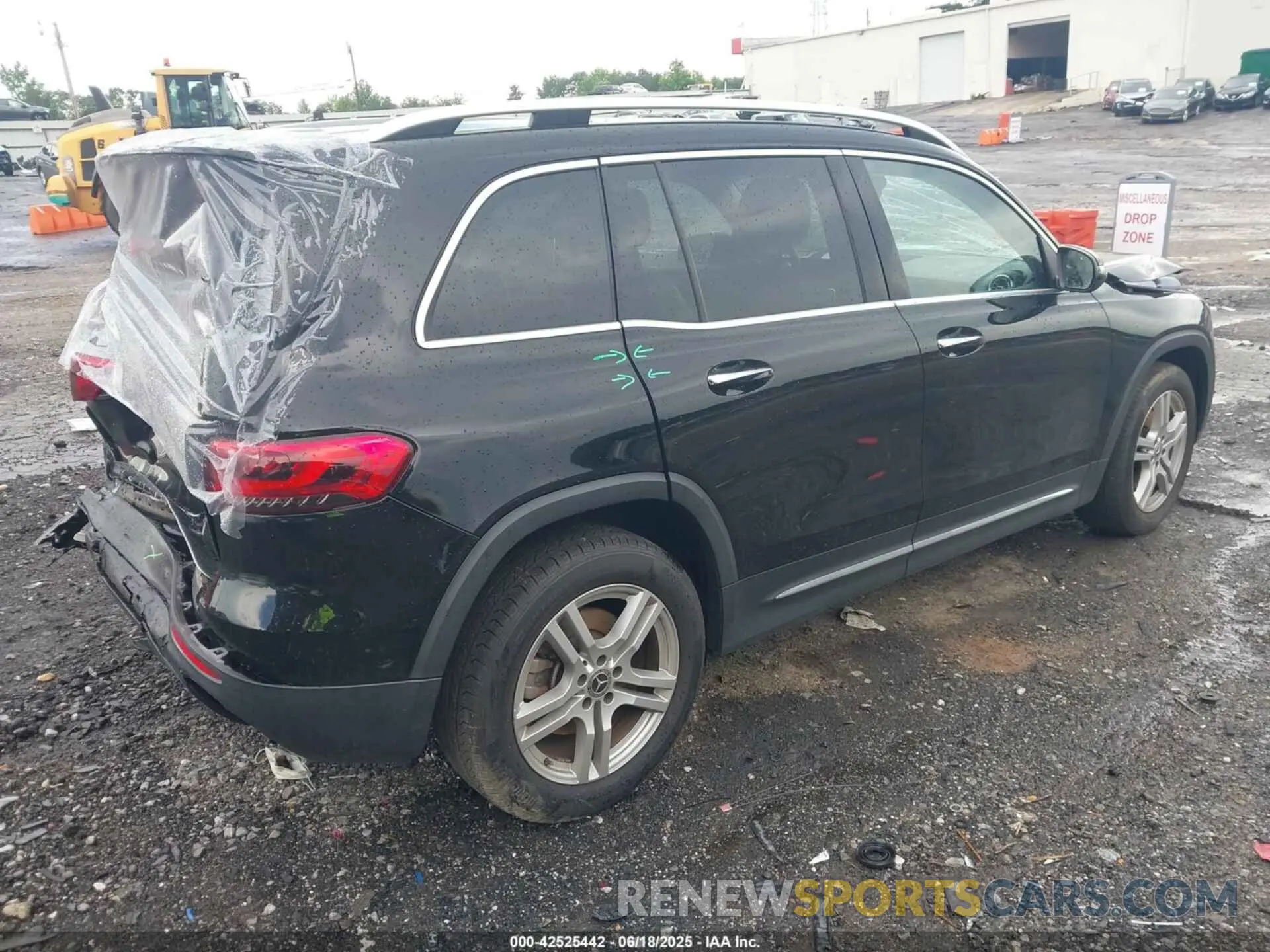 4 Photograph of a damaged car W1N4M4HB5MW161619 MERCEDES-BENZ GLB 250 2021