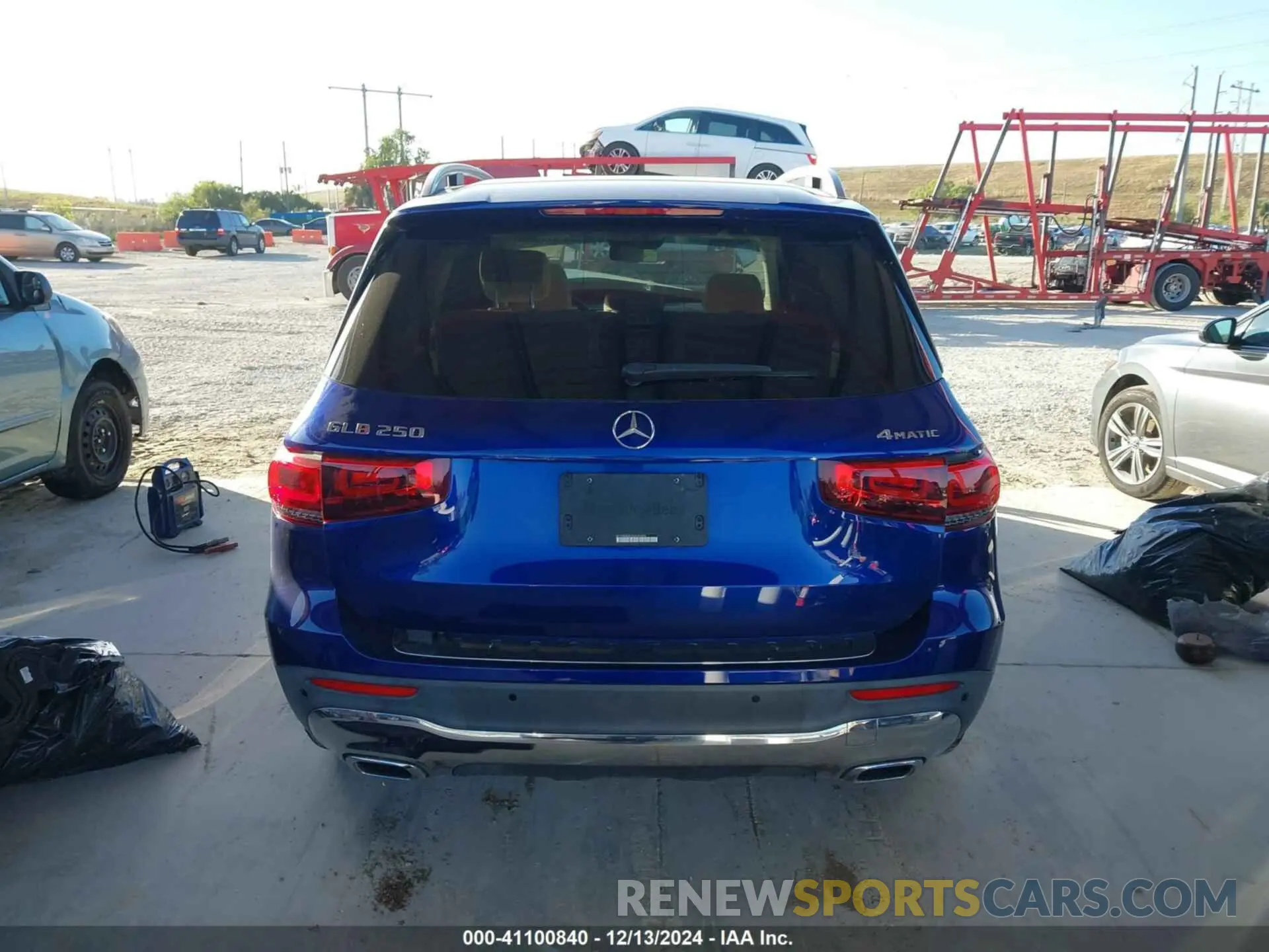 17 Photograph of a damaged car W1N4M4HB7MW089435 MERCEDES-BENZ GLB 250 2021