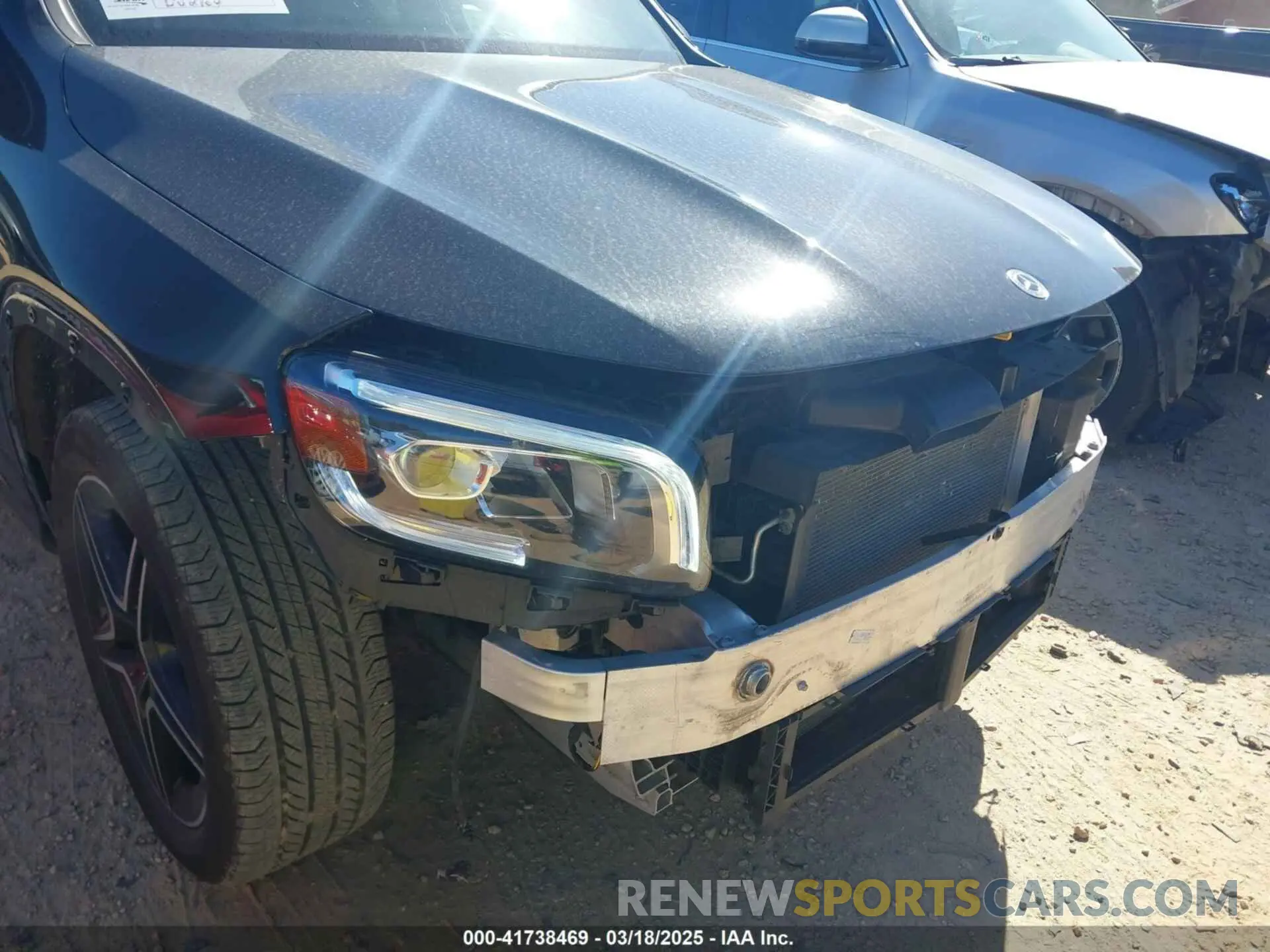 18 Photograph of a damaged car W1N4M4HB8MW115802 MERCEDES-BENZ GLB 250 2021