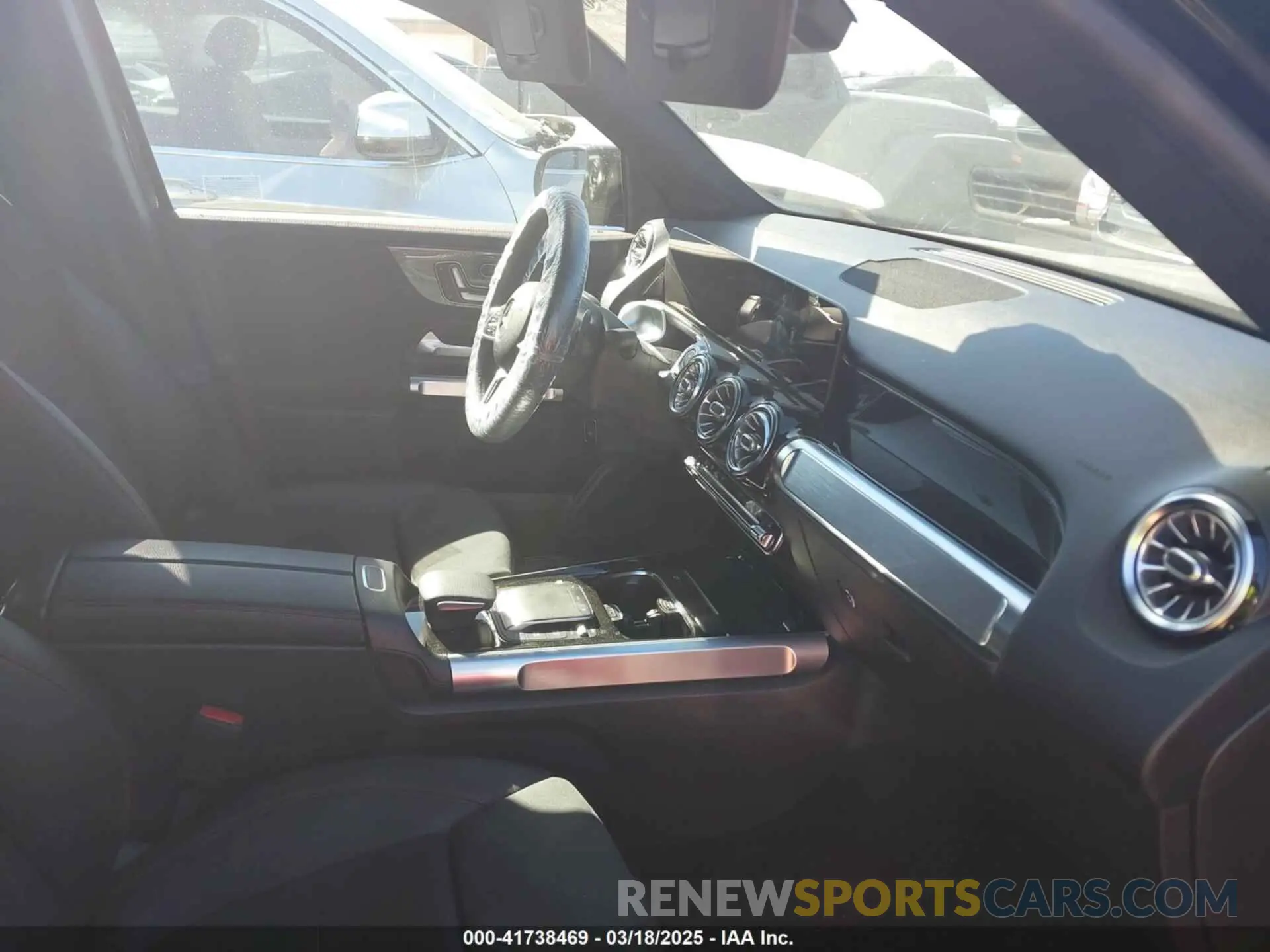 5 Photograph of a damaged car W1N4M4HB8MW115802 MERCEDES-BENZ GLB 250 2021