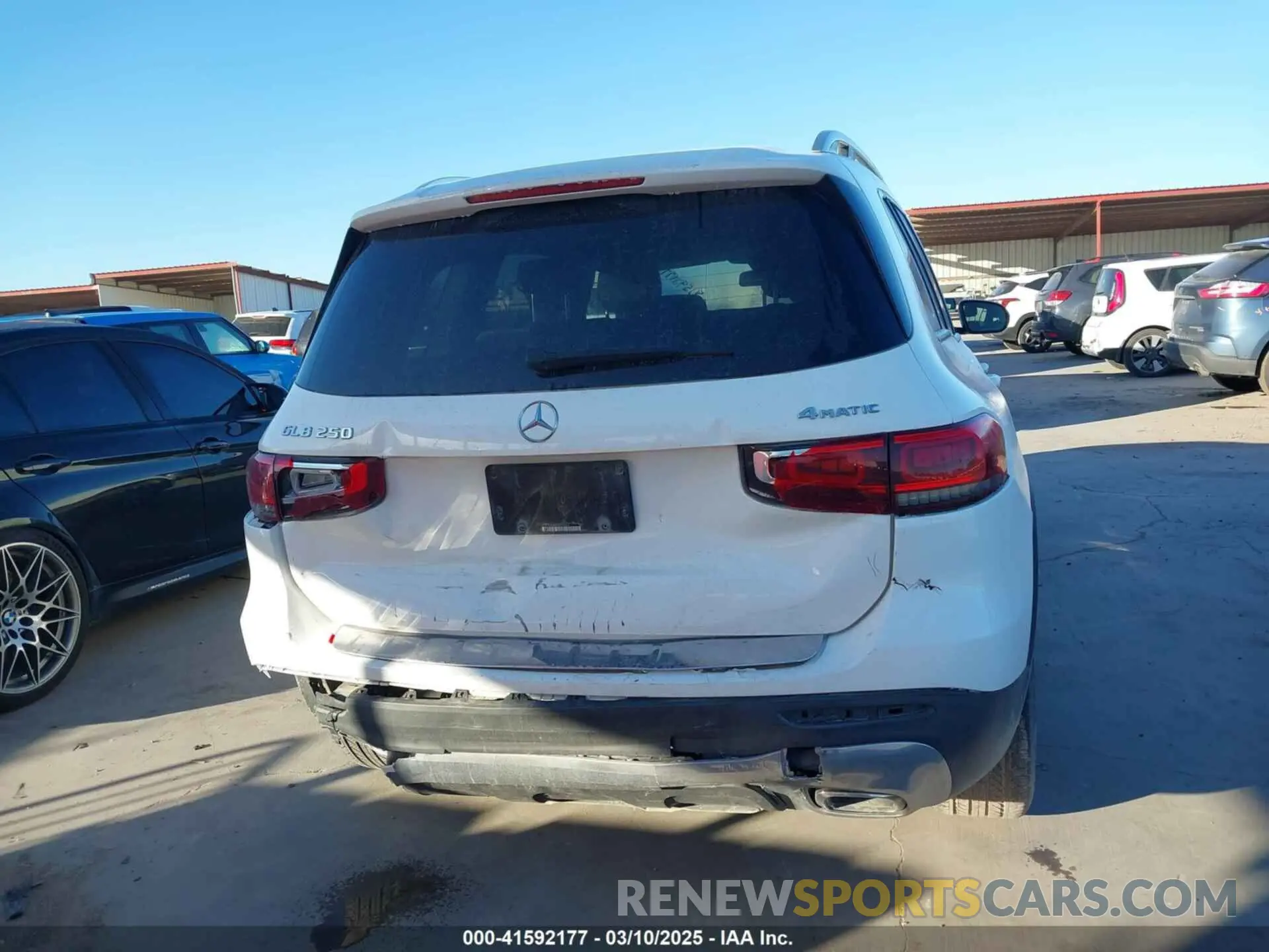 16 Photograph of a damaged car W1N4M4HBXMW099604 MERCEDES-BENZ GLB 250 2021