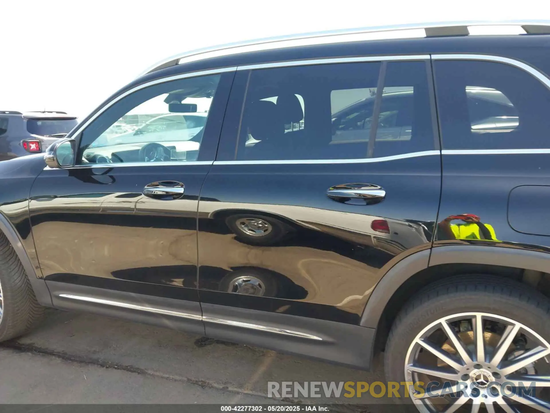 15 Photograph of a damaged car W1N4M4GB0NW184499 MERCEDES-BENZ GLB 250 2022