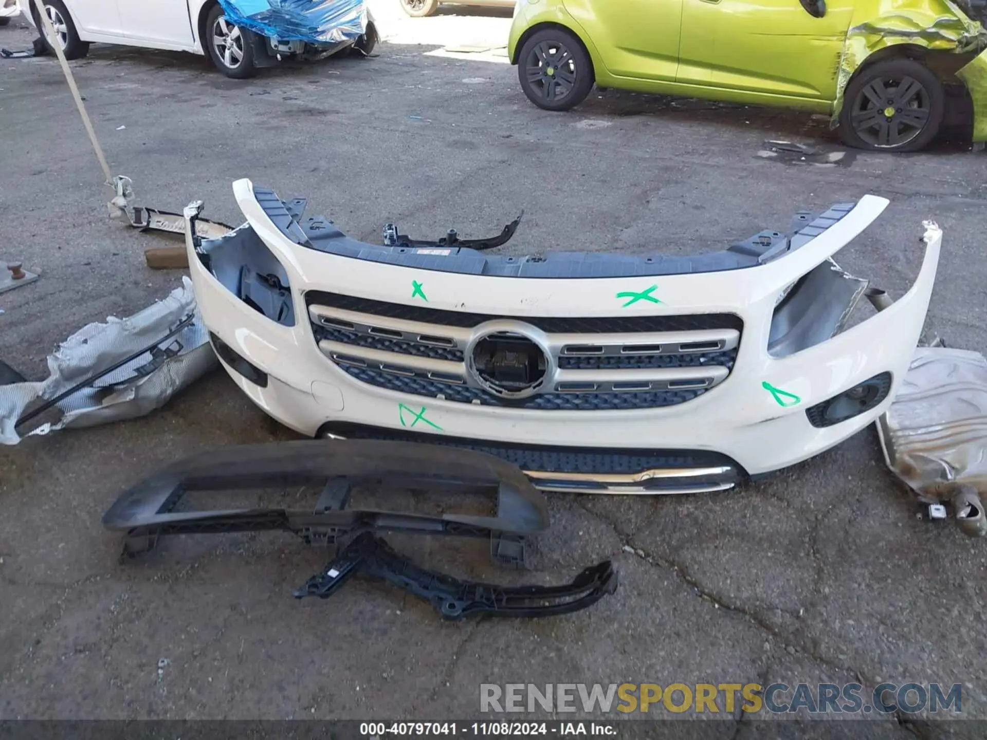 12 Photograph of a damaged car W1N4M4GB1NW204050 MERCEDES-BENZ GLB 250 2022