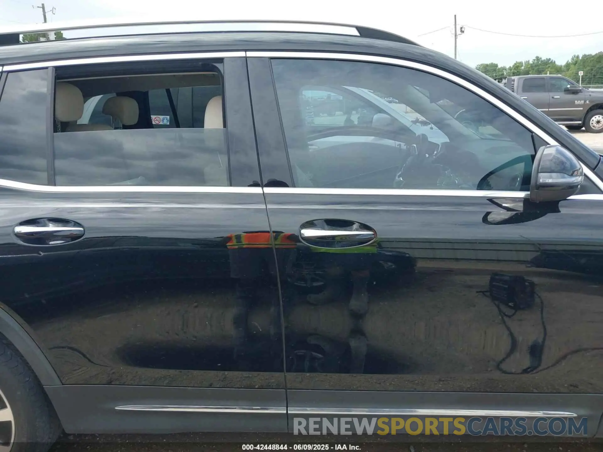 14 Photograph of a damaged car W1N4M4GB9NW239418 MERCEDES-BENZ GLB 250 2022