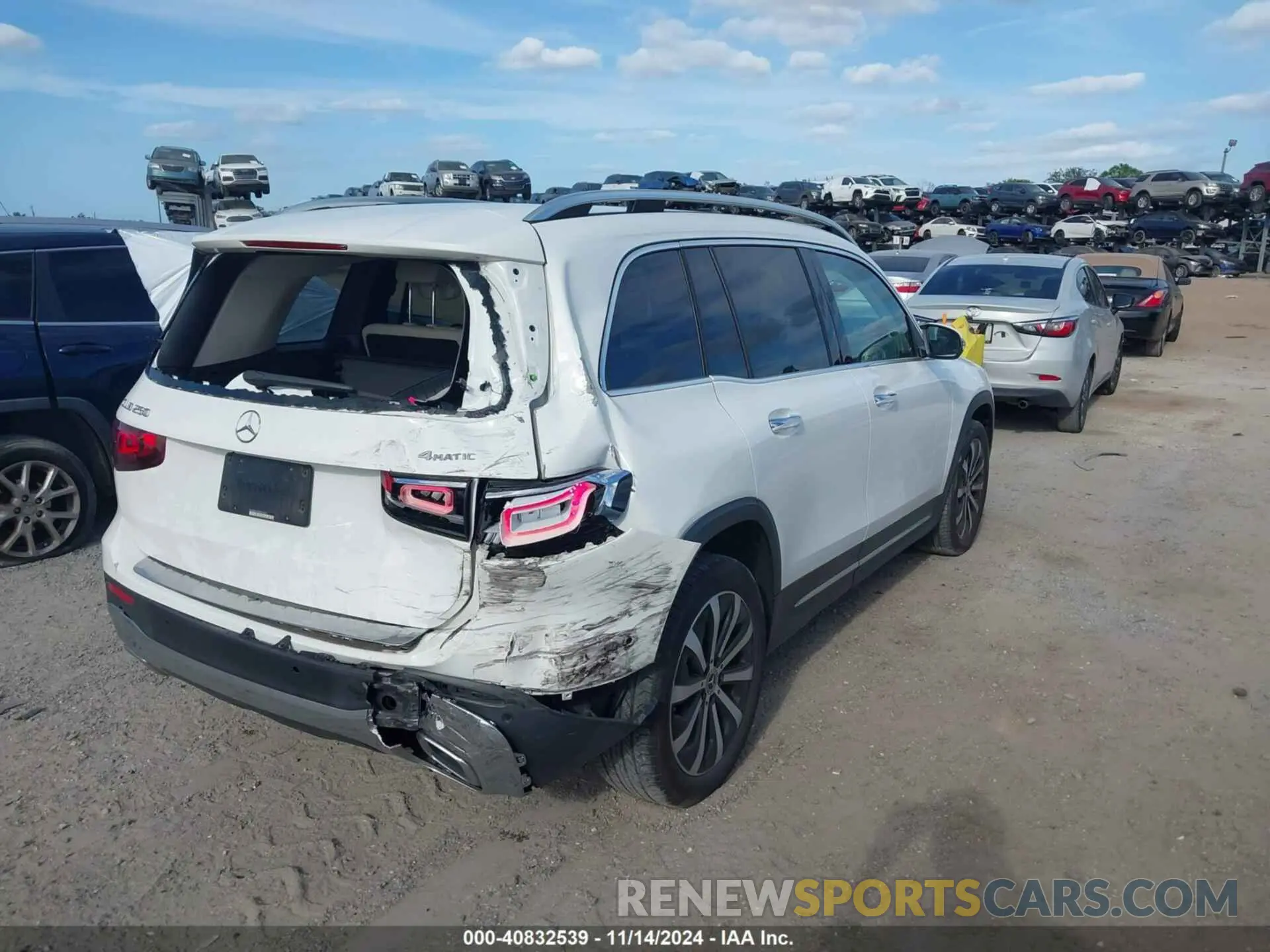 4 Photograph of a damaged car W1N4M4HB0NW234252 MERCEDES-BENZ GLB 250 2022