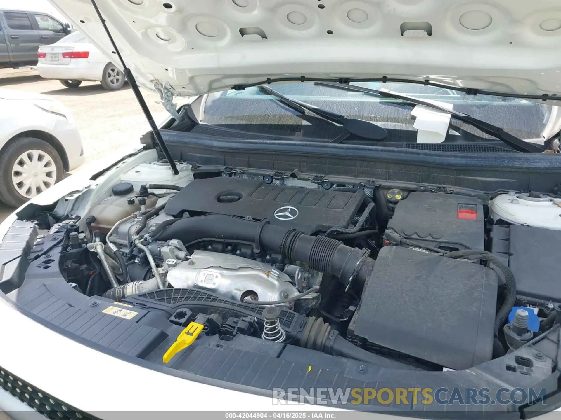 10 Photograph of a damaged car W1N4M4HB0NW238351 MERCEDES-BENZ GLB 250 2022