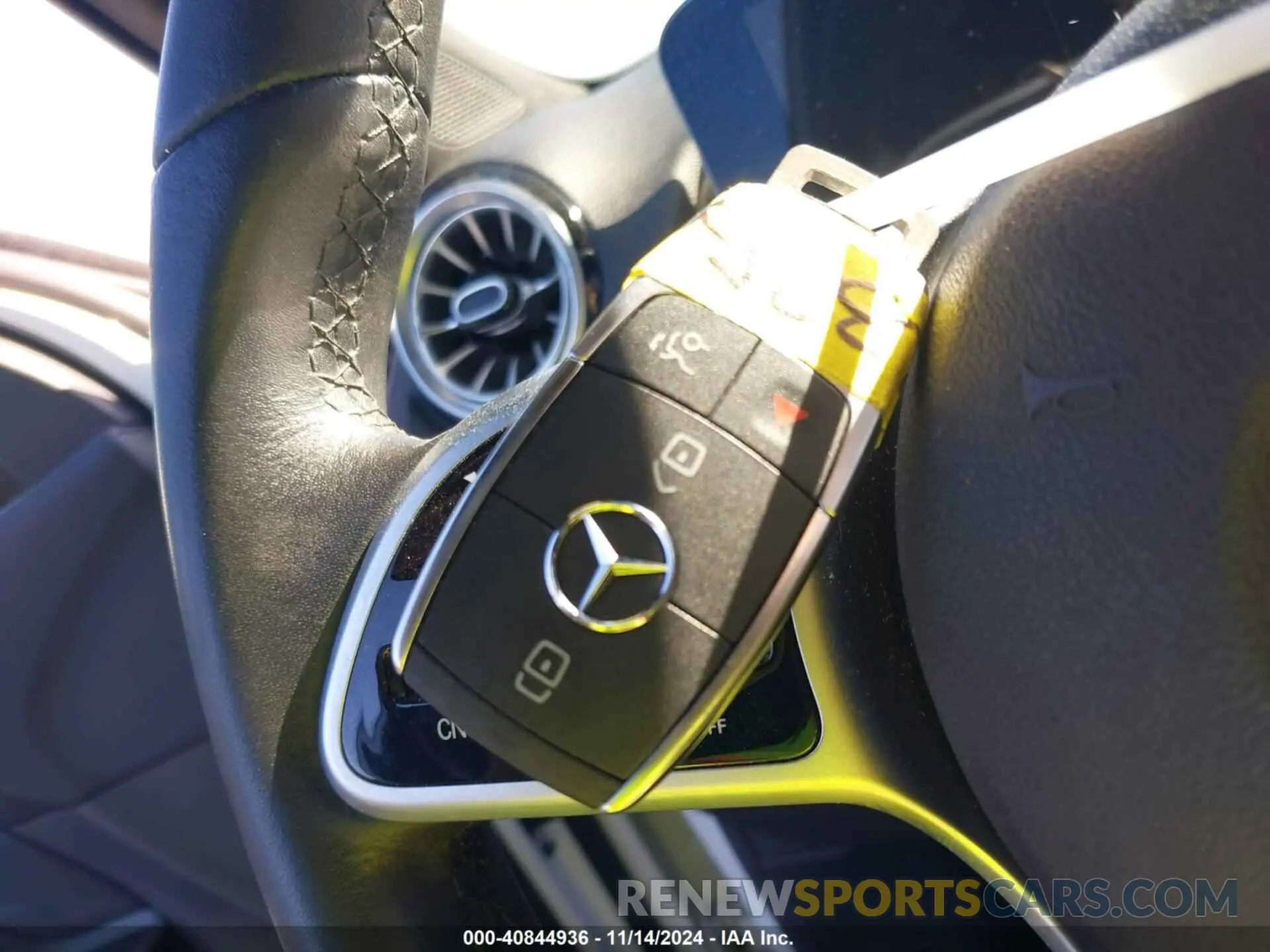 11 Photograph of a damaged car W1N4M4HB1NW241310 MERCEDES-BENZ GLB 250 2022