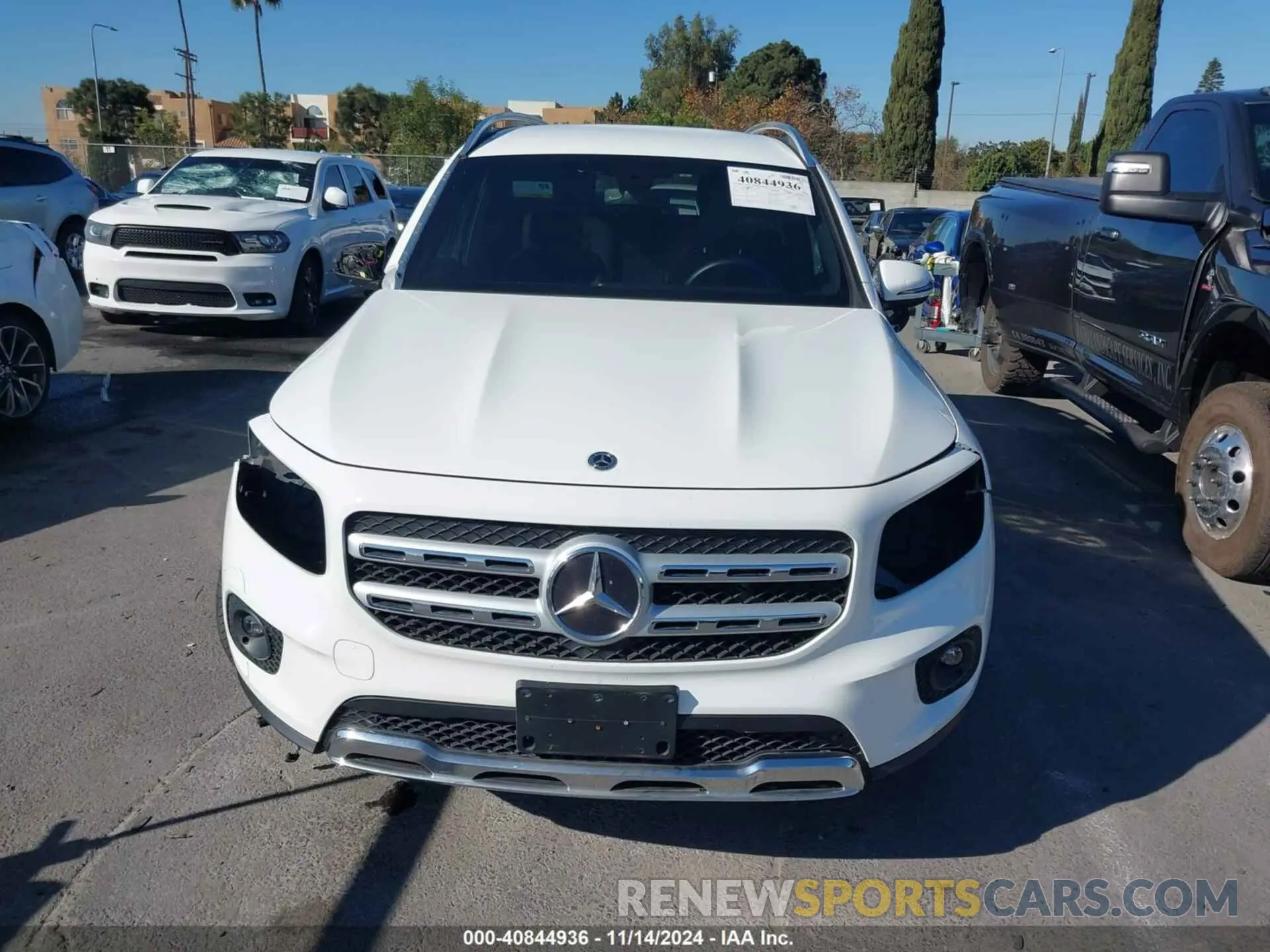 13 Photograph of a damaged car W1N4M4HB1NW241310 MERCEDES-BENZ GLB 250 2022