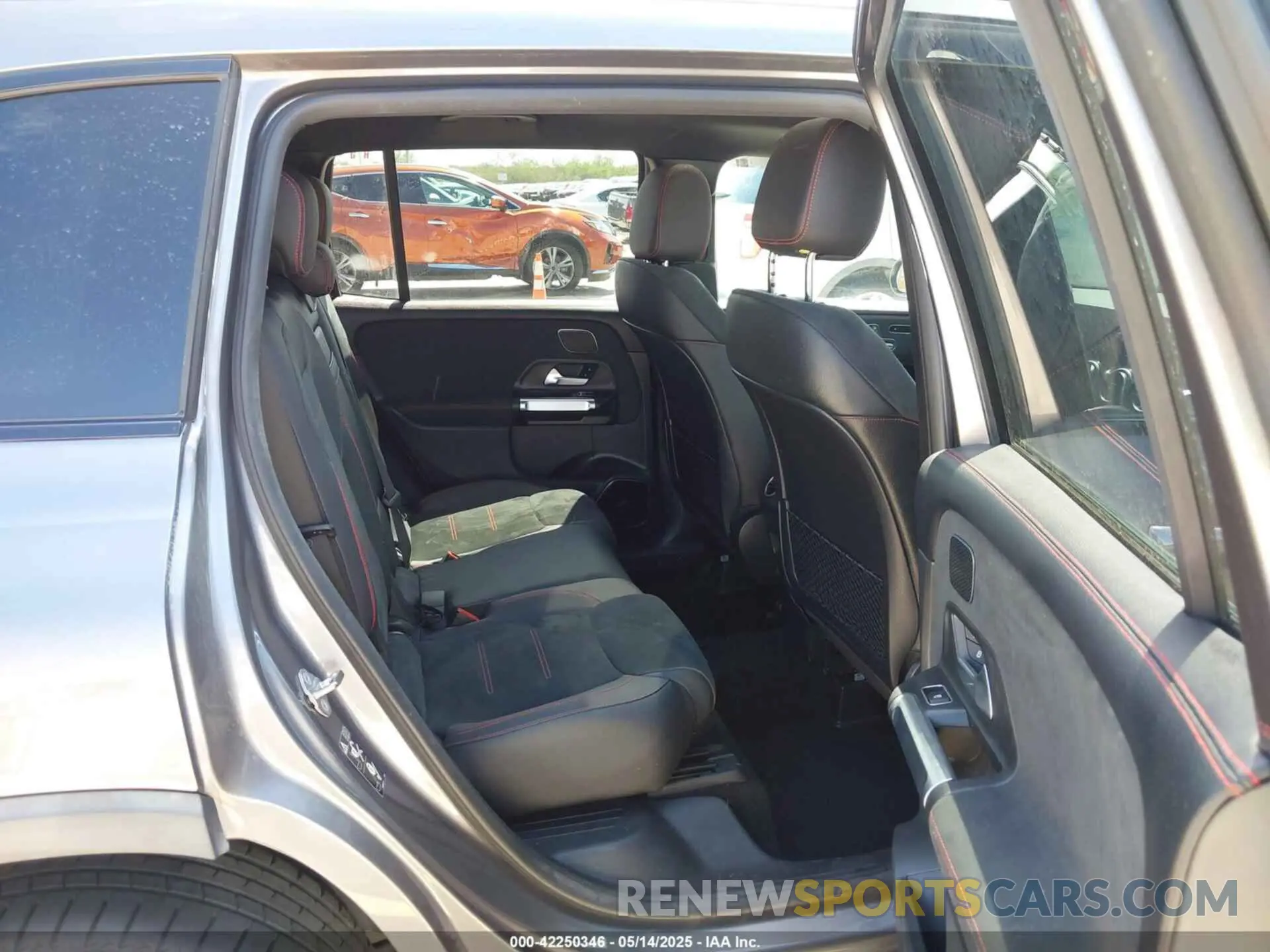 8 Photograph of a damaged car W1N4M4HB2NW172952 MERCEDES-BENZ GLB 250 2022