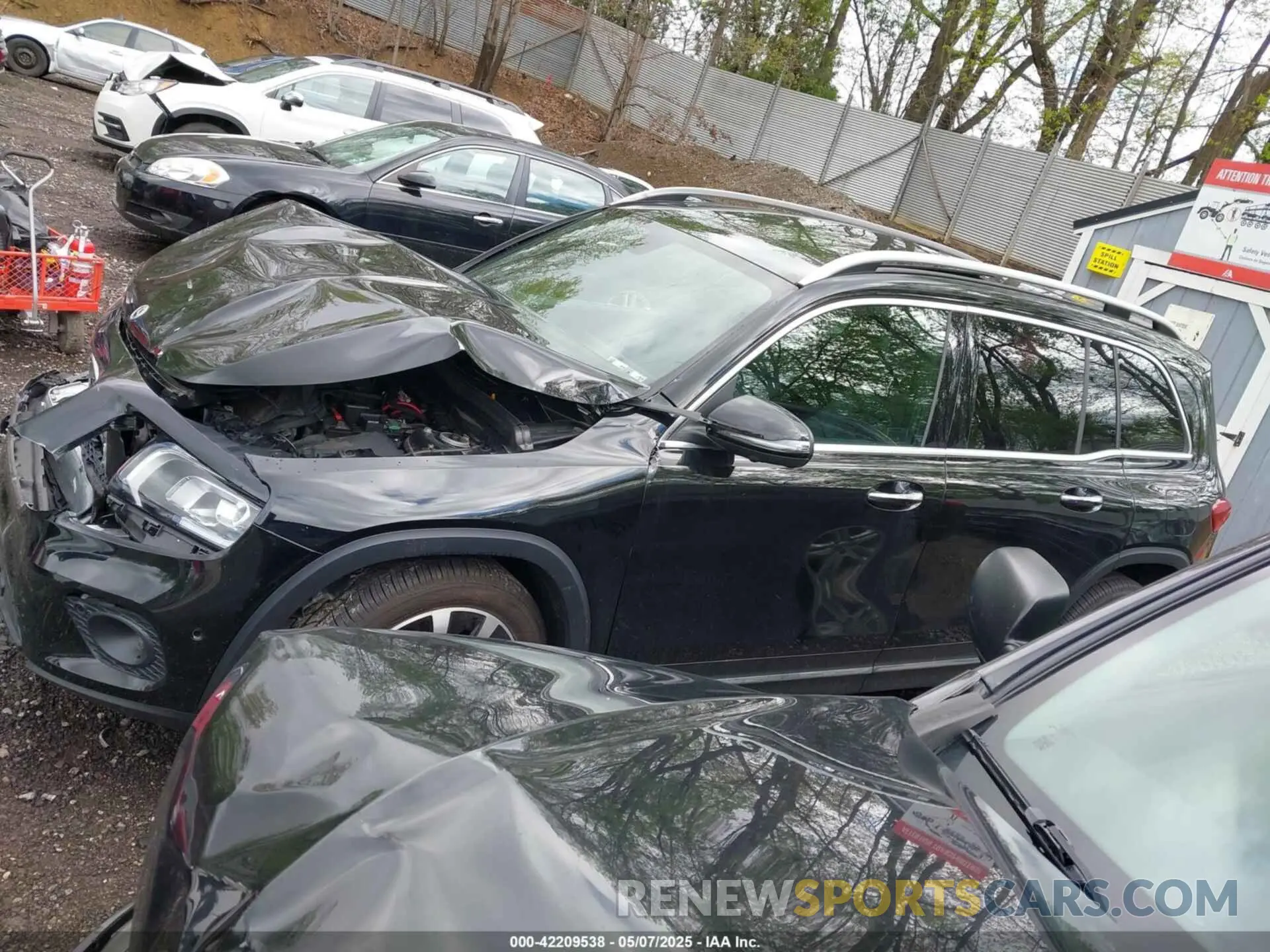 14 Photograph of a damaged car W1N4M4HB3NW247237 MERCEDES-BENZ GLB 250 2022