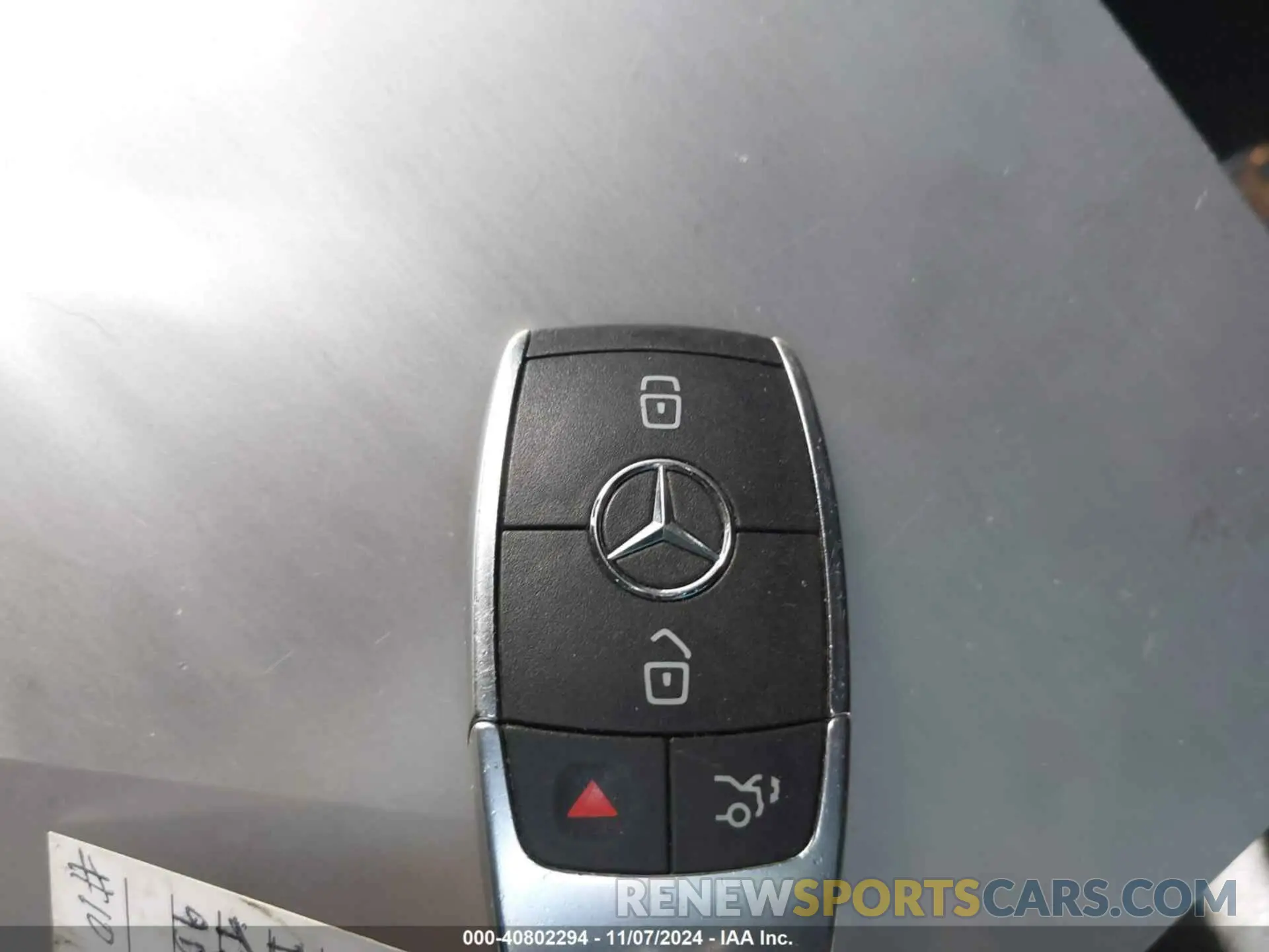 11 Photograph of a damaged car W1N4M4HB4NW255010 MERCEDES-BENZ GLB 250 2022