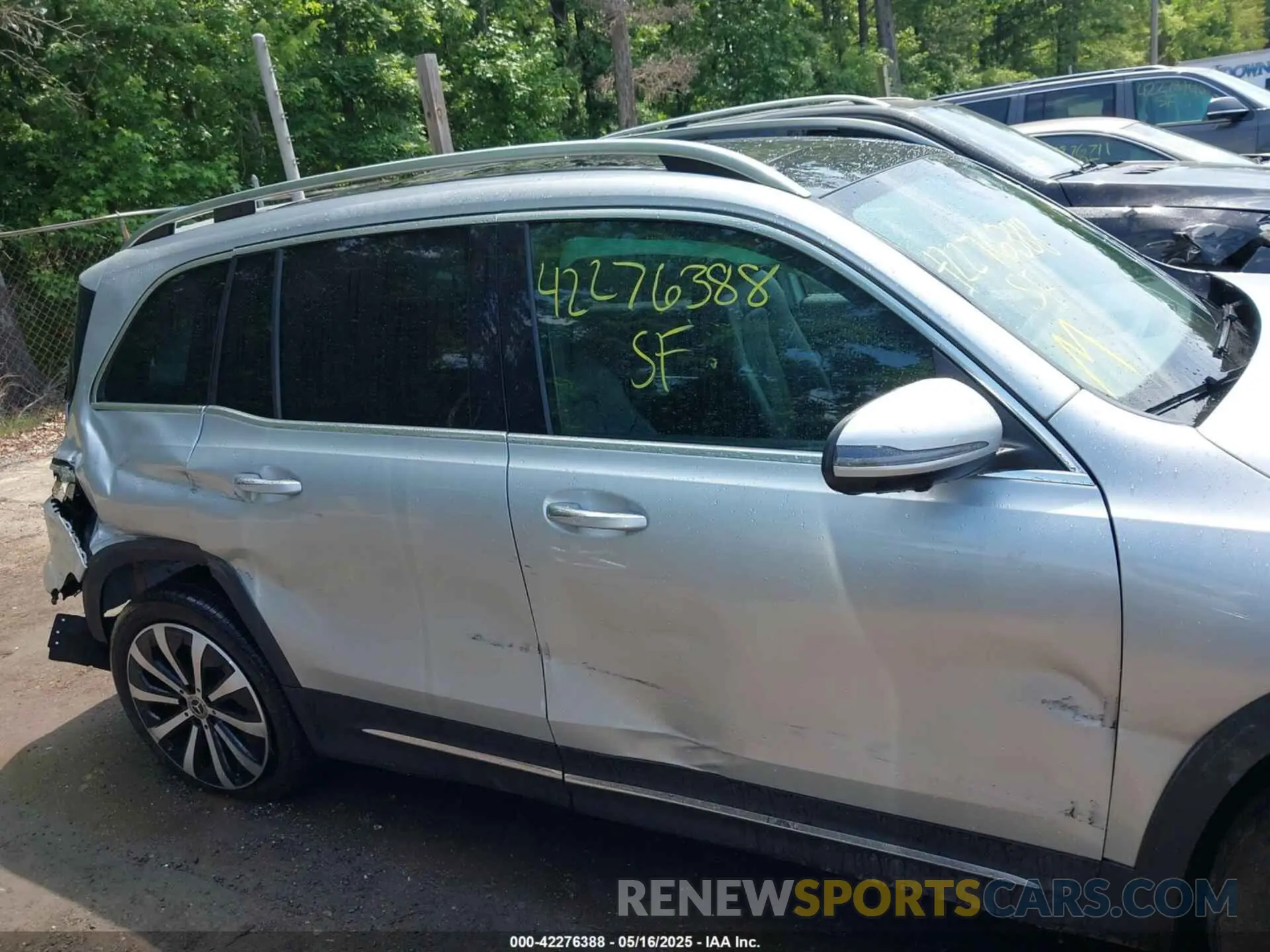 13 Photograph of a damaged car W1N4M4HB5NW171455 MERCEDES-BENZ GLB 250 2022