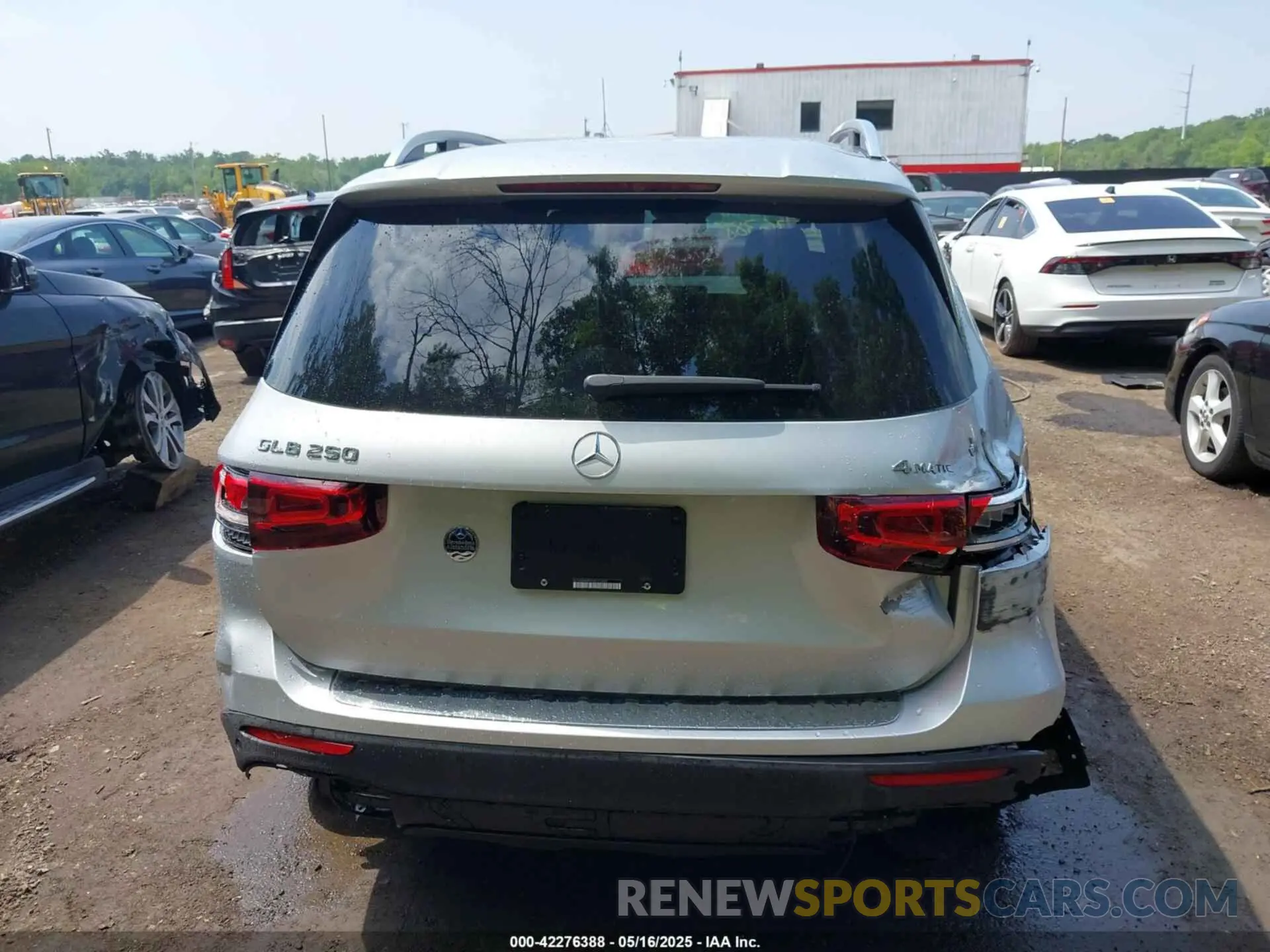 16 Photograph of a damaged car W1N4M4HB5NW171455 MERCEDES-BENZ GLB 250 2022
