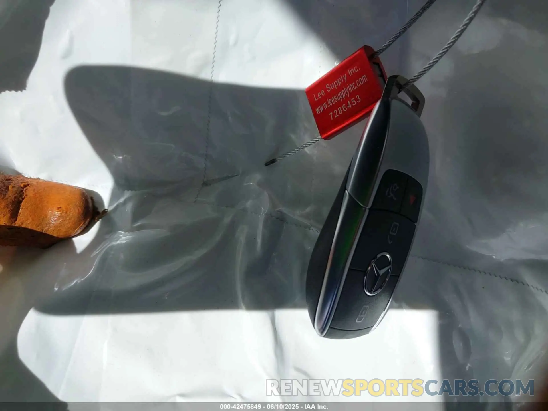 11 Photograph of a damaged car W1N4M4HB5NW242332 MERCEDES-BENZ GLB 250 2022