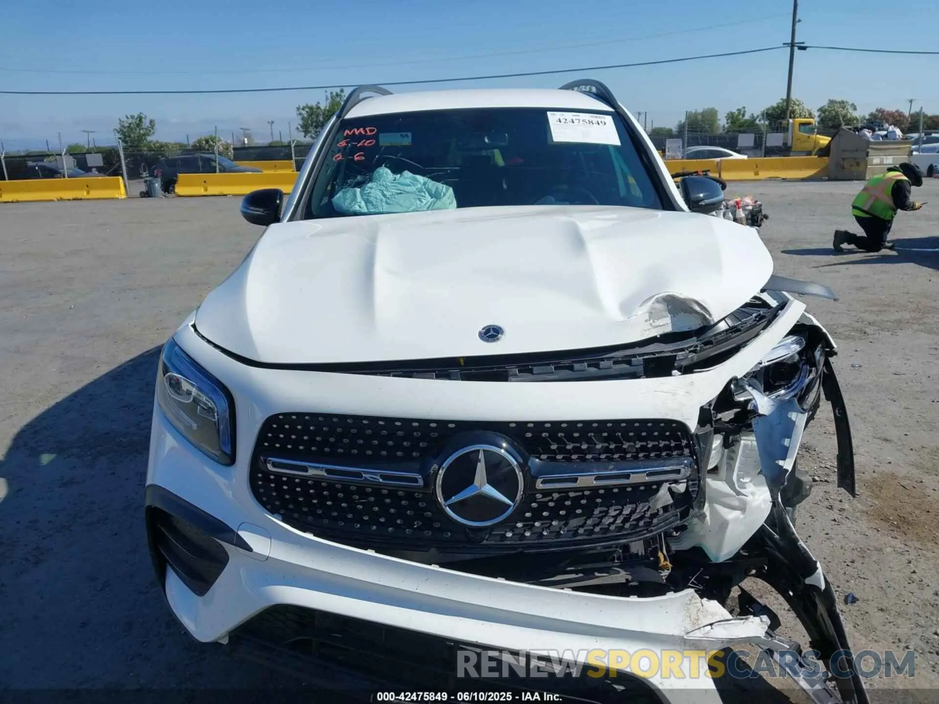 13 Photograph of a damaged car W1N4M4HB5NW242332 MERCEDES-BENZ GLB 250 2022
