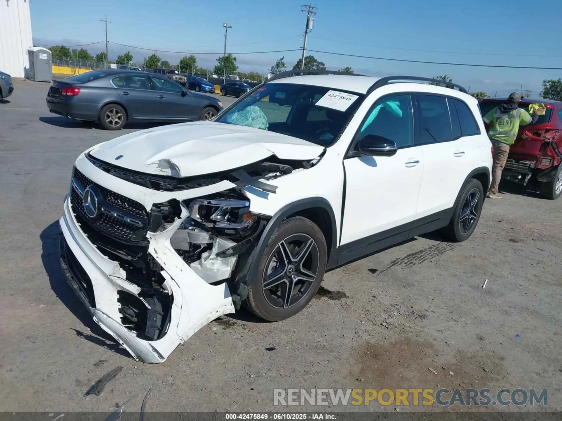 2 Photograph of a damaged car W1N4M4HB5NW242332 MERCEDES-BENZ GLB 250 2022